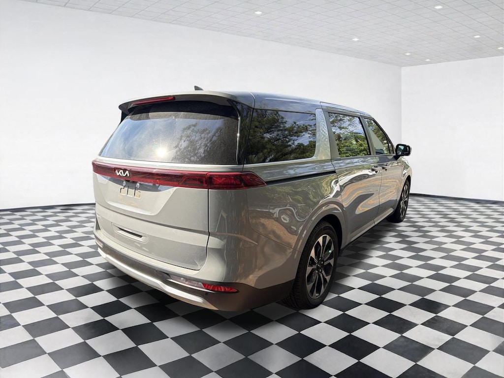 Used 2024 Kia Carnival EX MPV