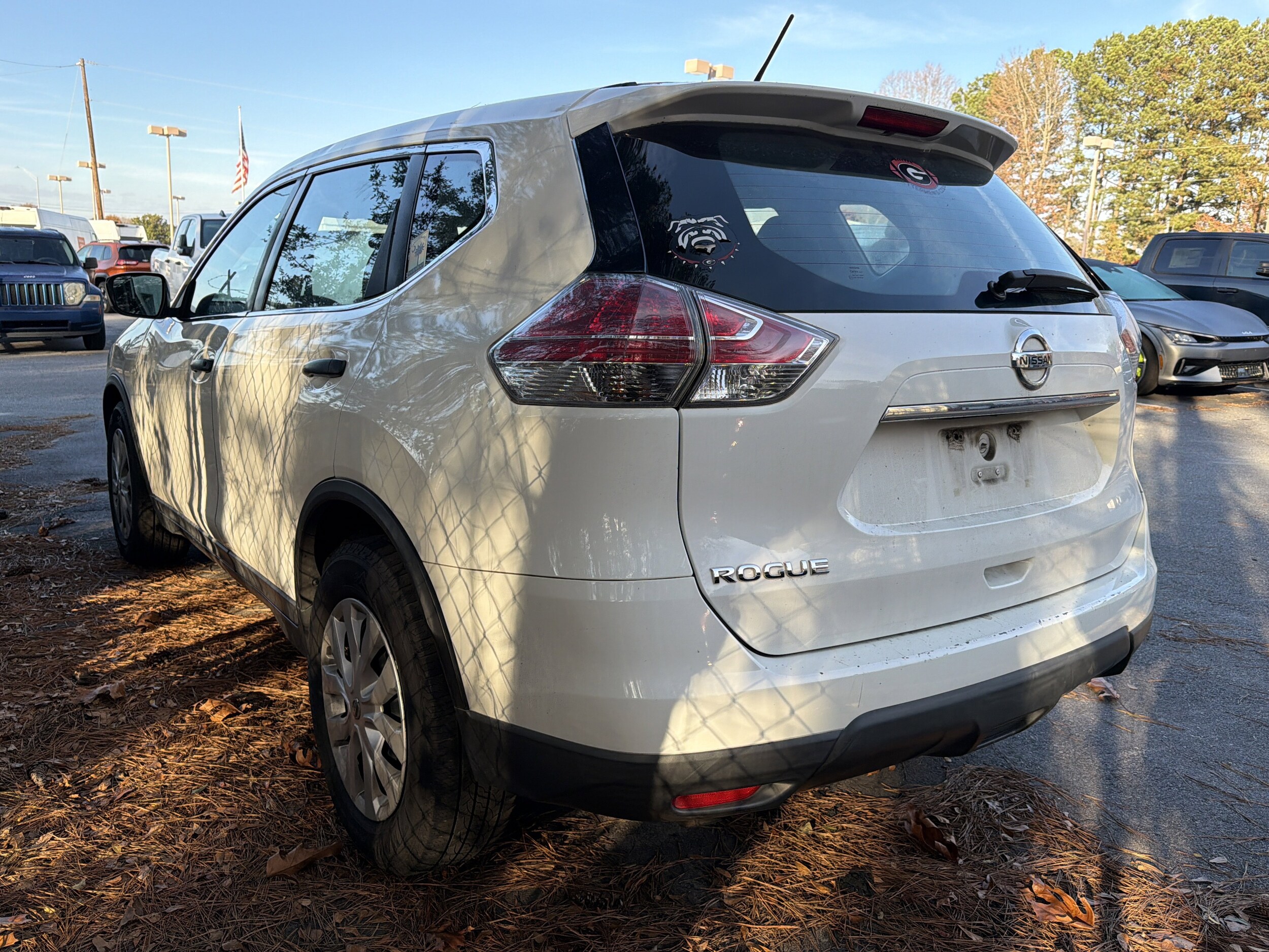 2016 Nissan Rogue SV photo 4