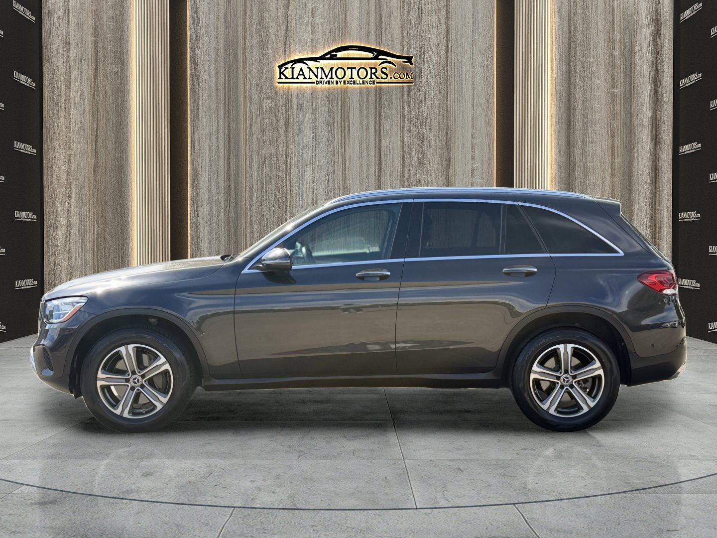 2021 Mercedes Benz GLC 300 photo 4