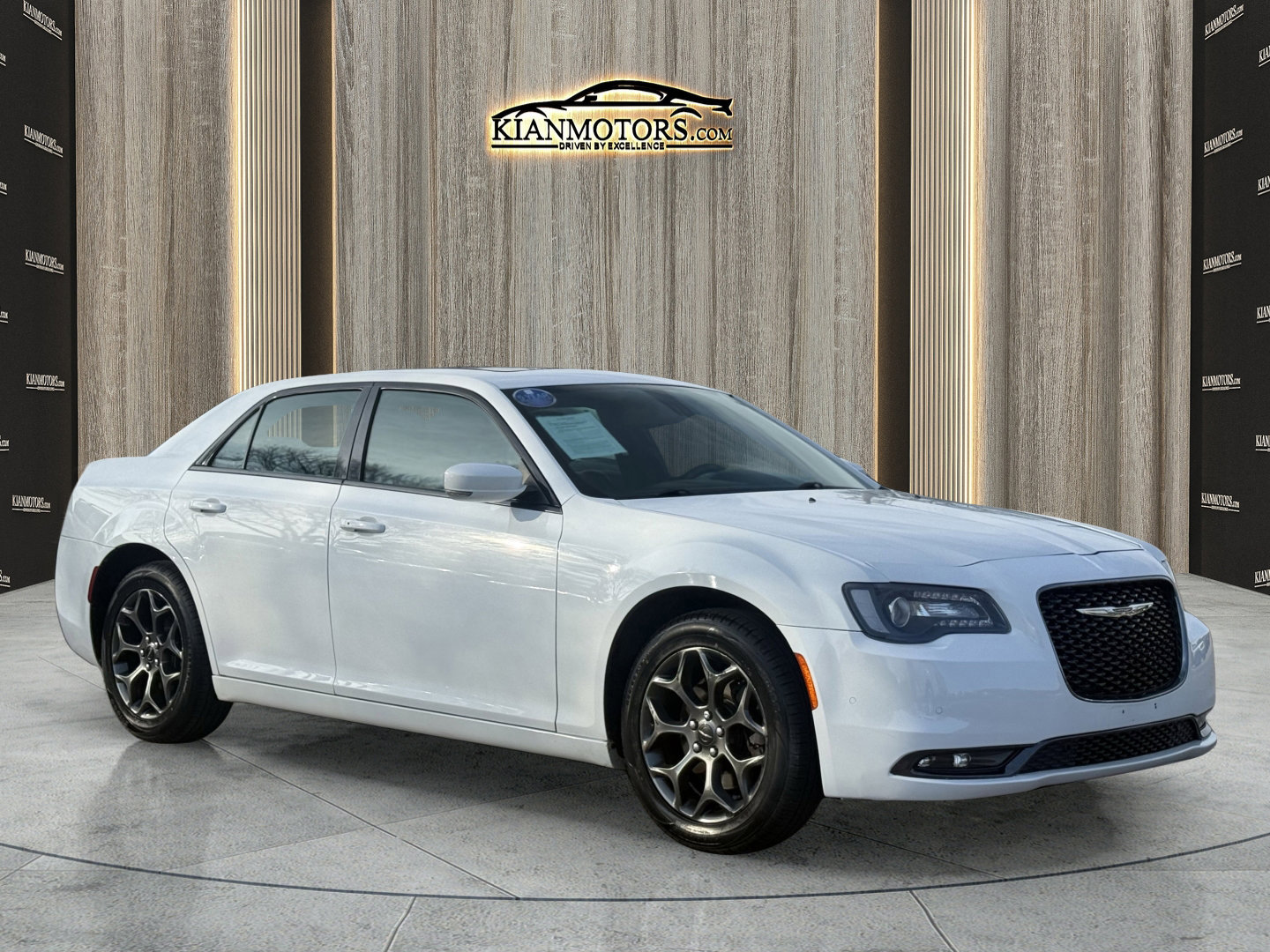 2018 Chrysler 300 S