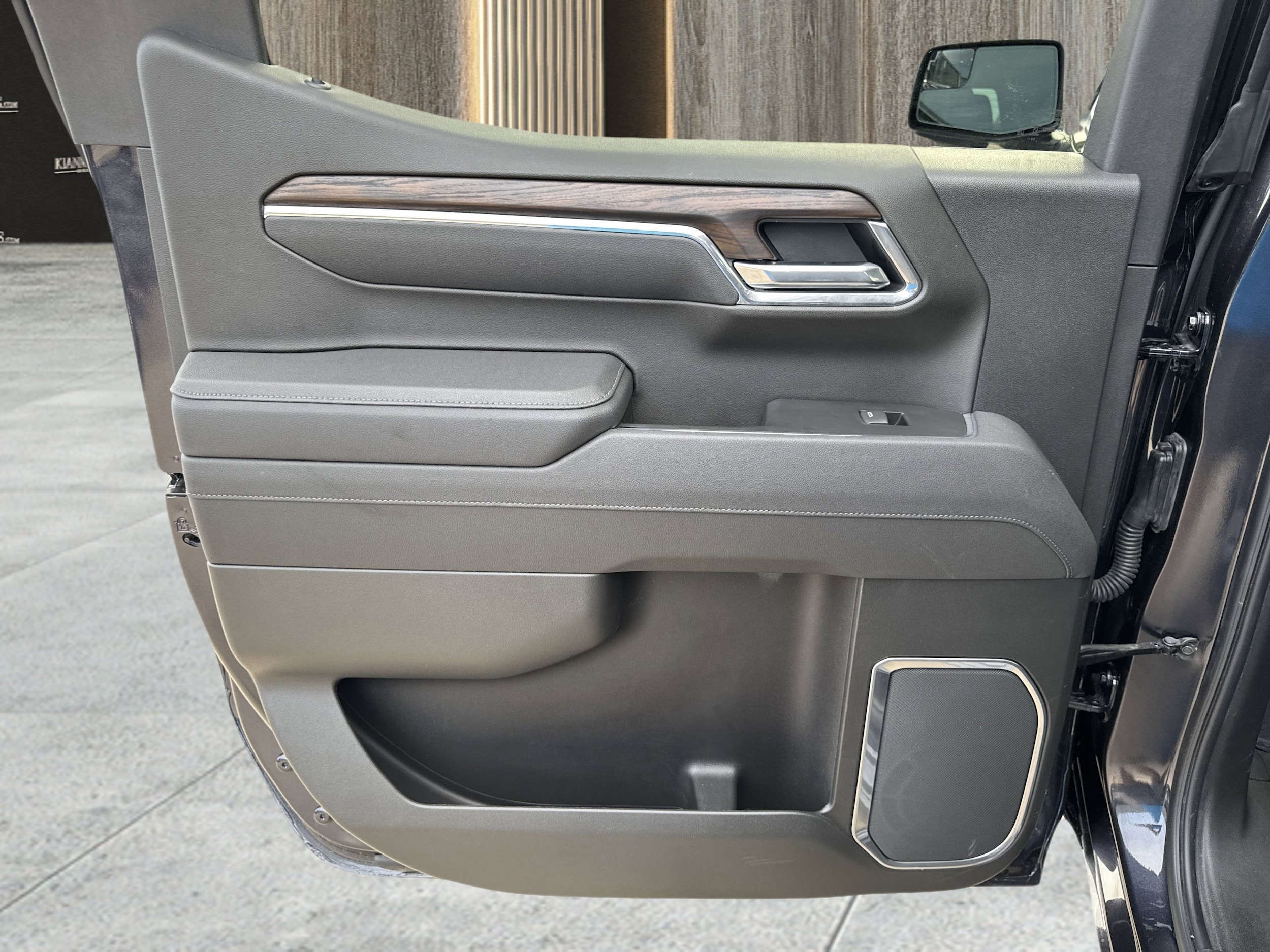 2025 GMC Sierra 1500 SLT - Photo 26