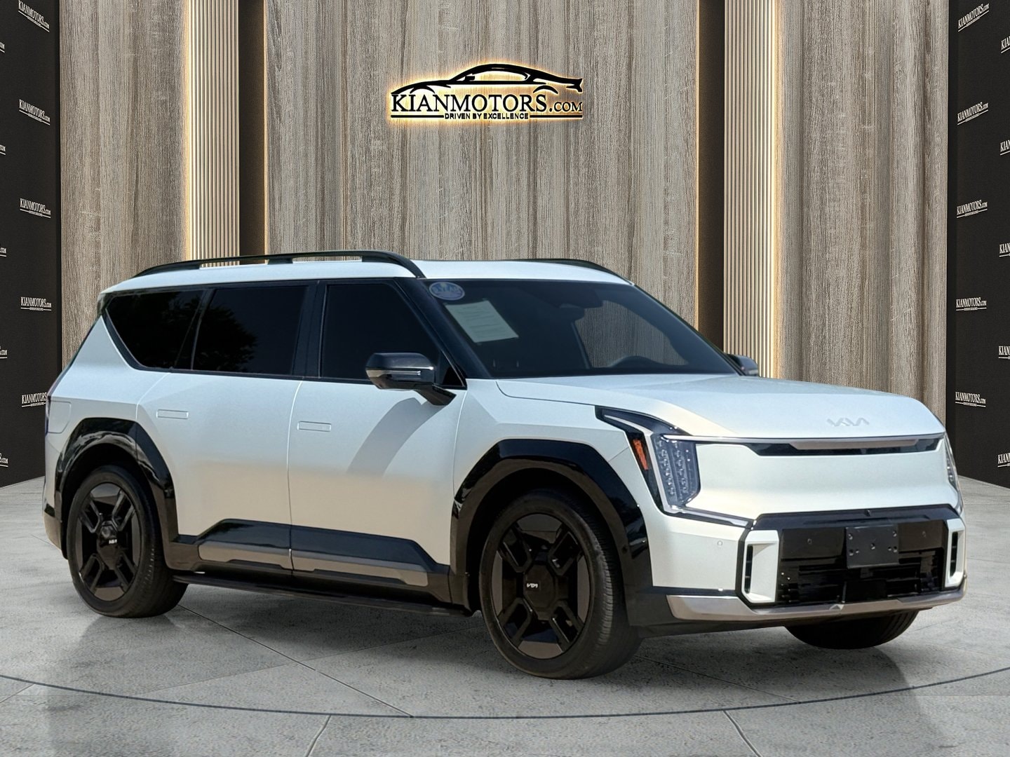 2024 Kia EV9 GT-Line AWD's photo