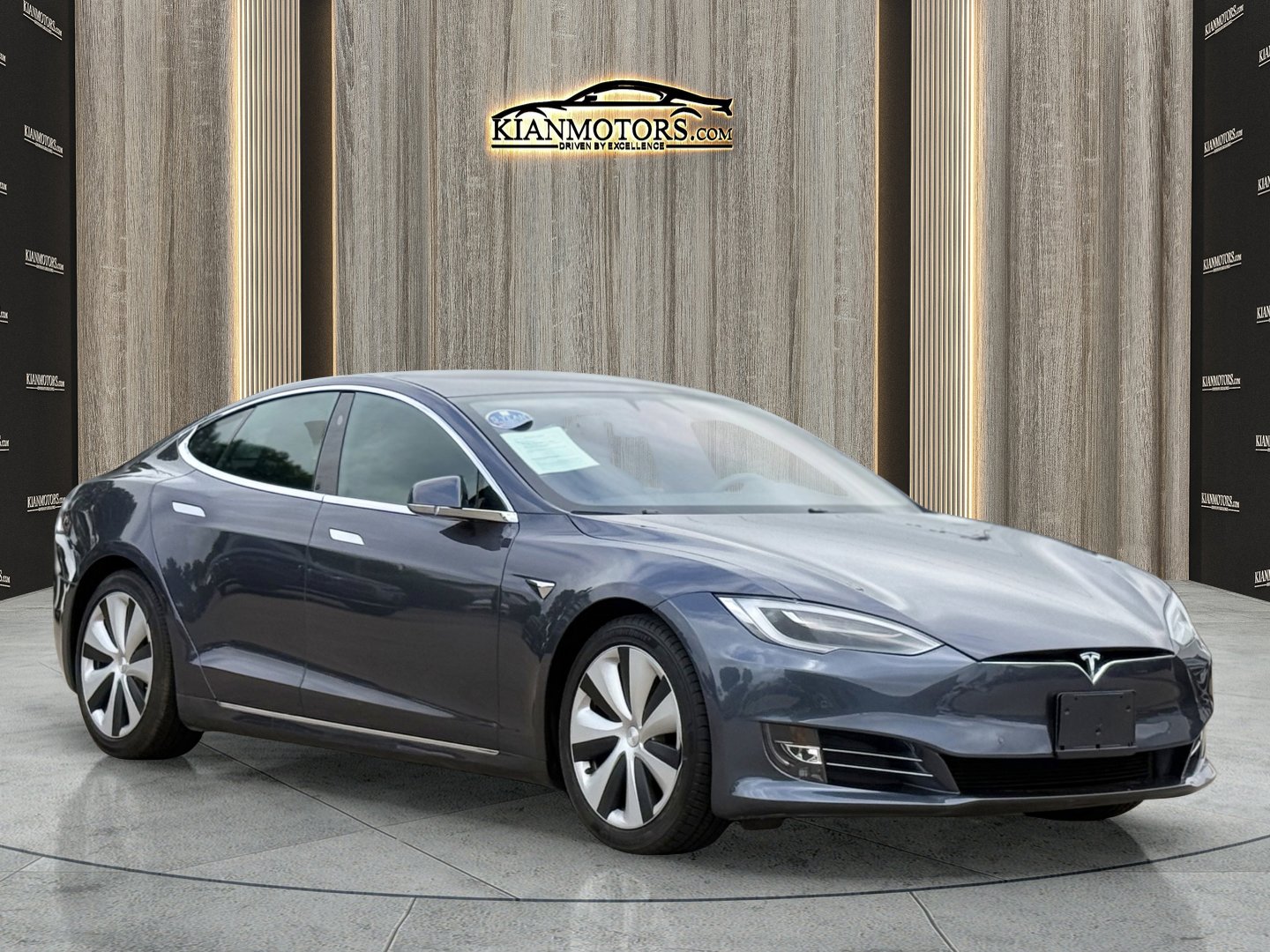 2021 Tesla Model S Long Range Plus's photo
