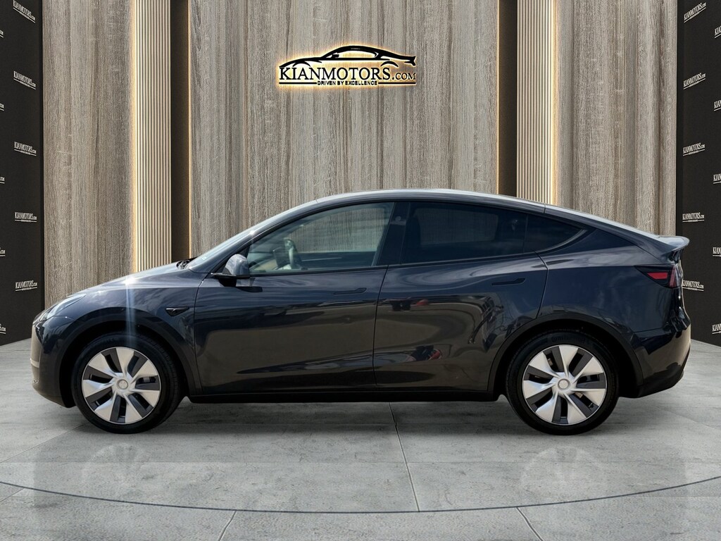 Used 2024 Tesla Model Y Long Range SUV