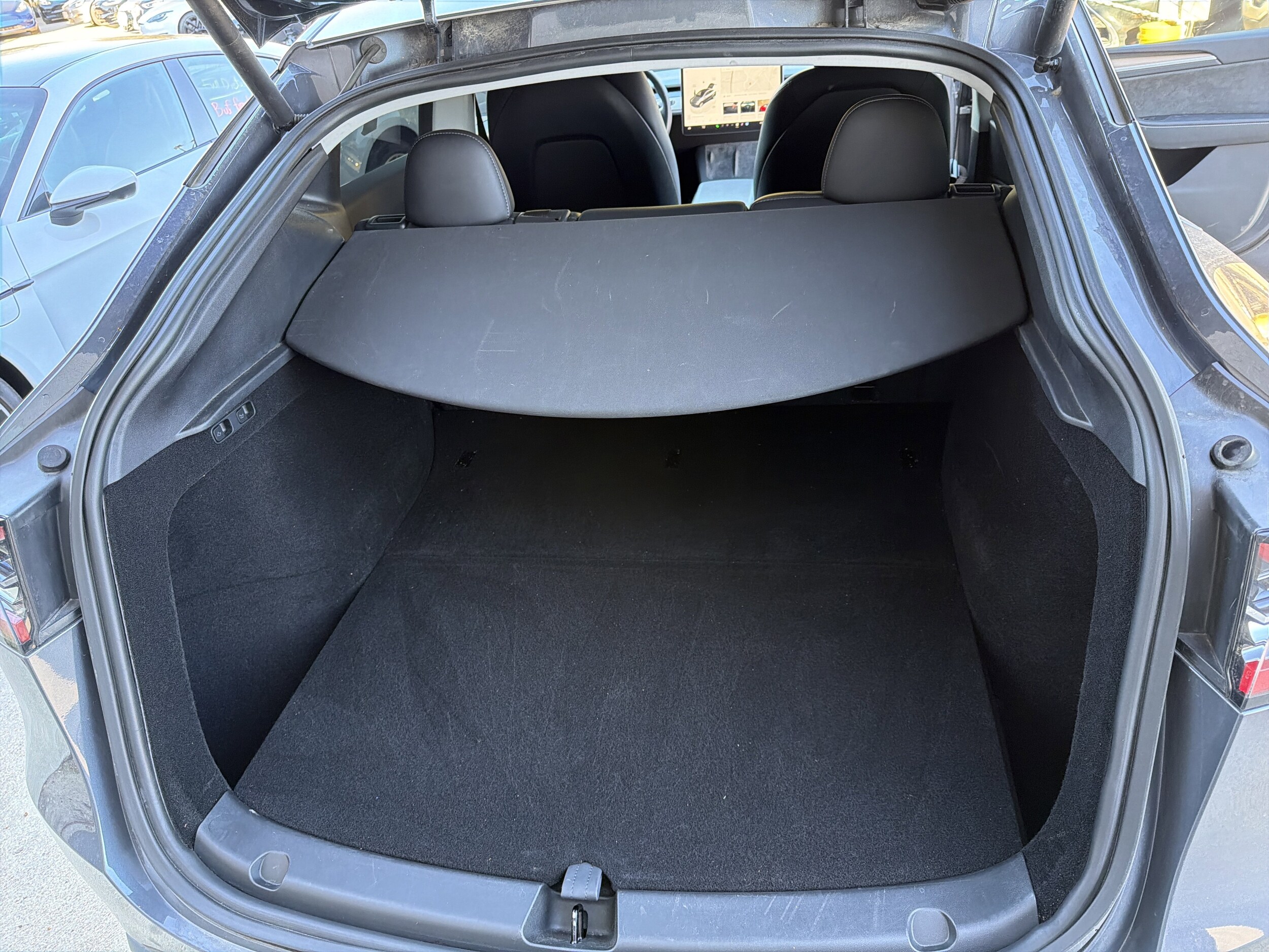 2023 Tesla Model Y Long Range photo 4