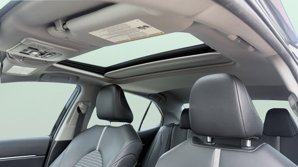 Used 2022 Toyota Camry Hybrid SE Hybrid Sedan