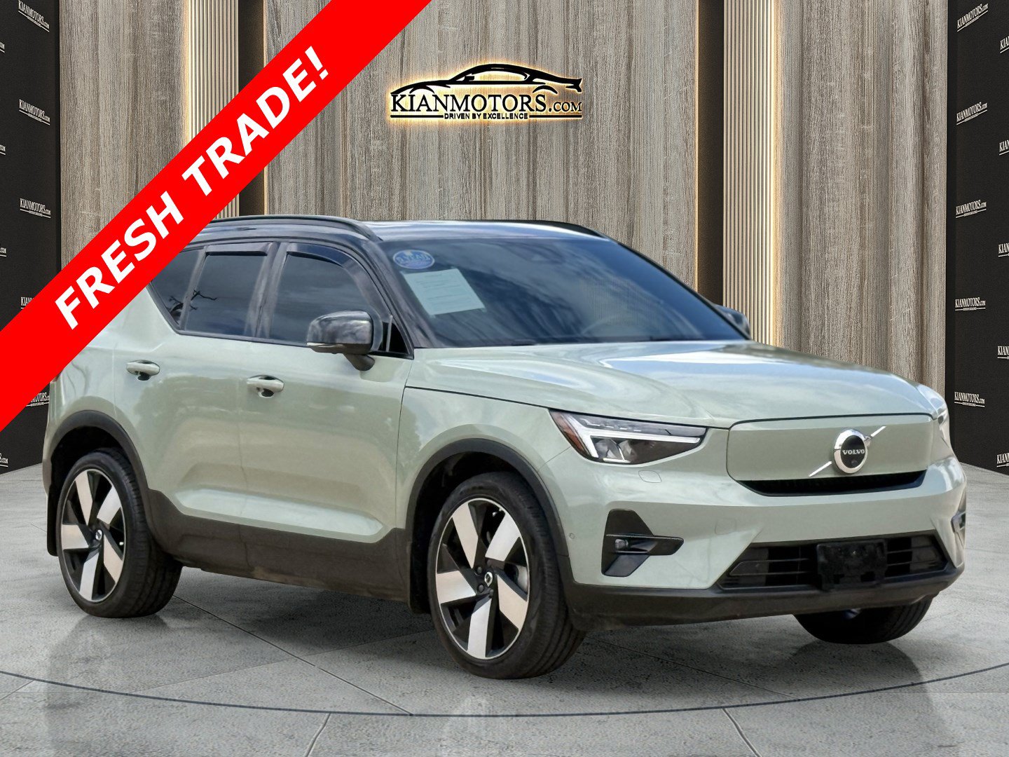 2023 Volvo XC40