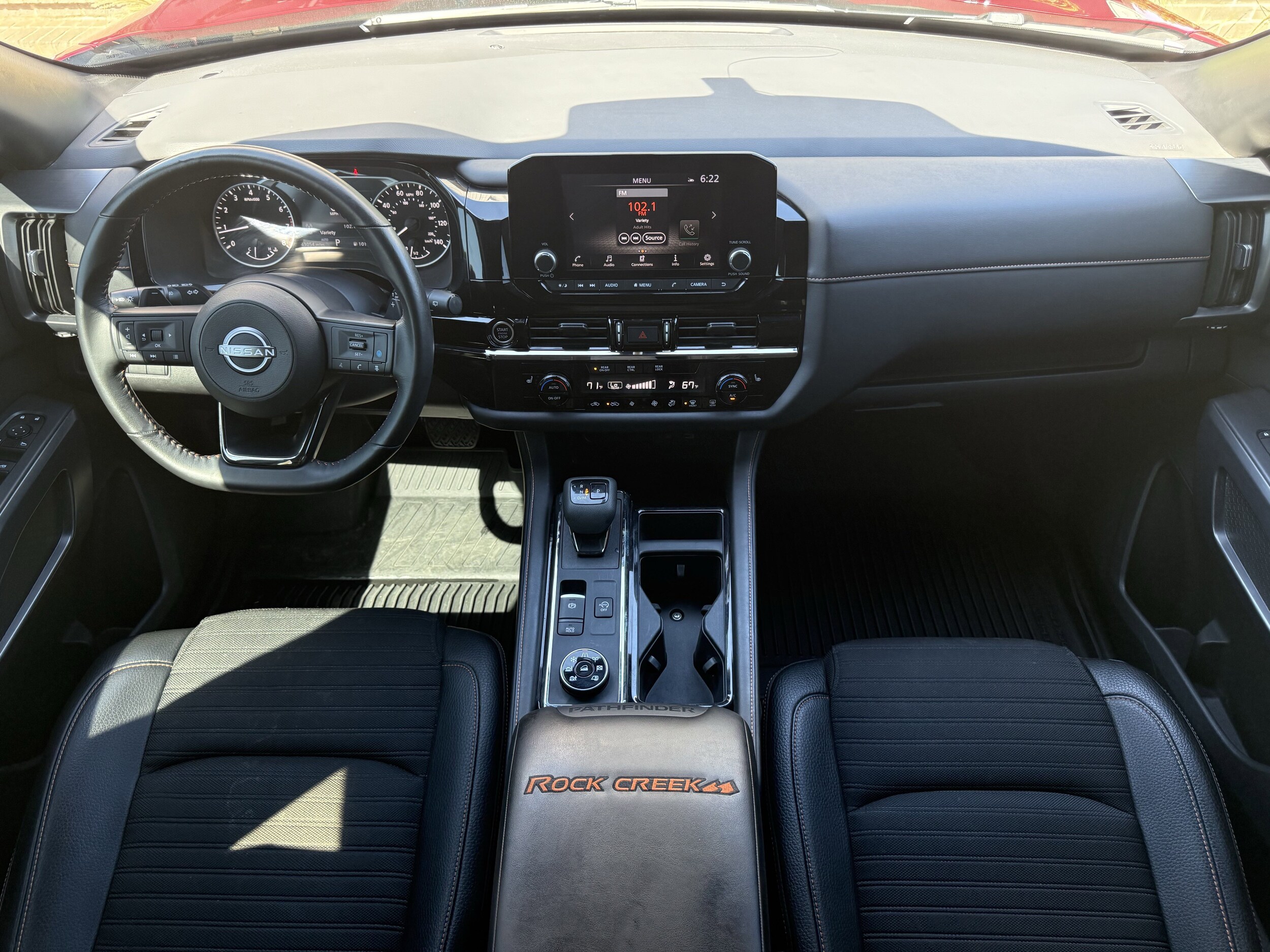 2024 Nissan Pathfinder Rock Creek photo 2