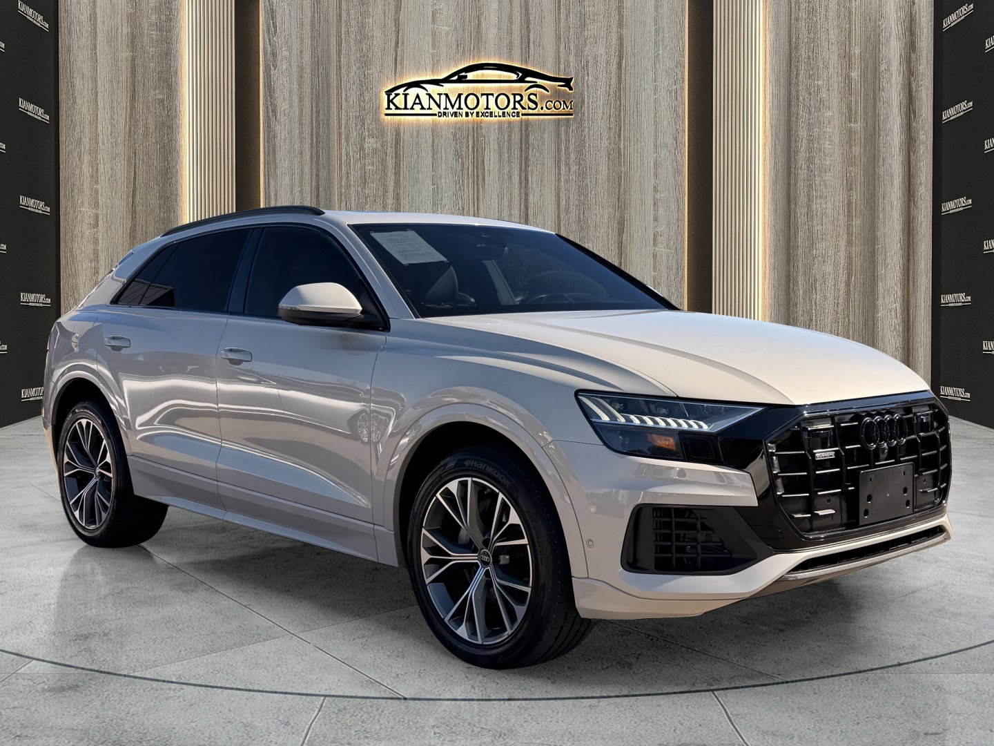 2023 Audi Q8 Premium's photo