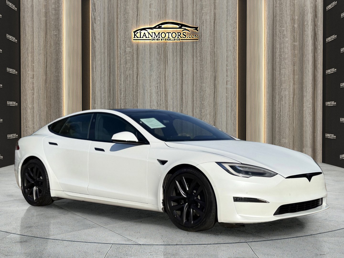 2022 Tesla Model S's photo