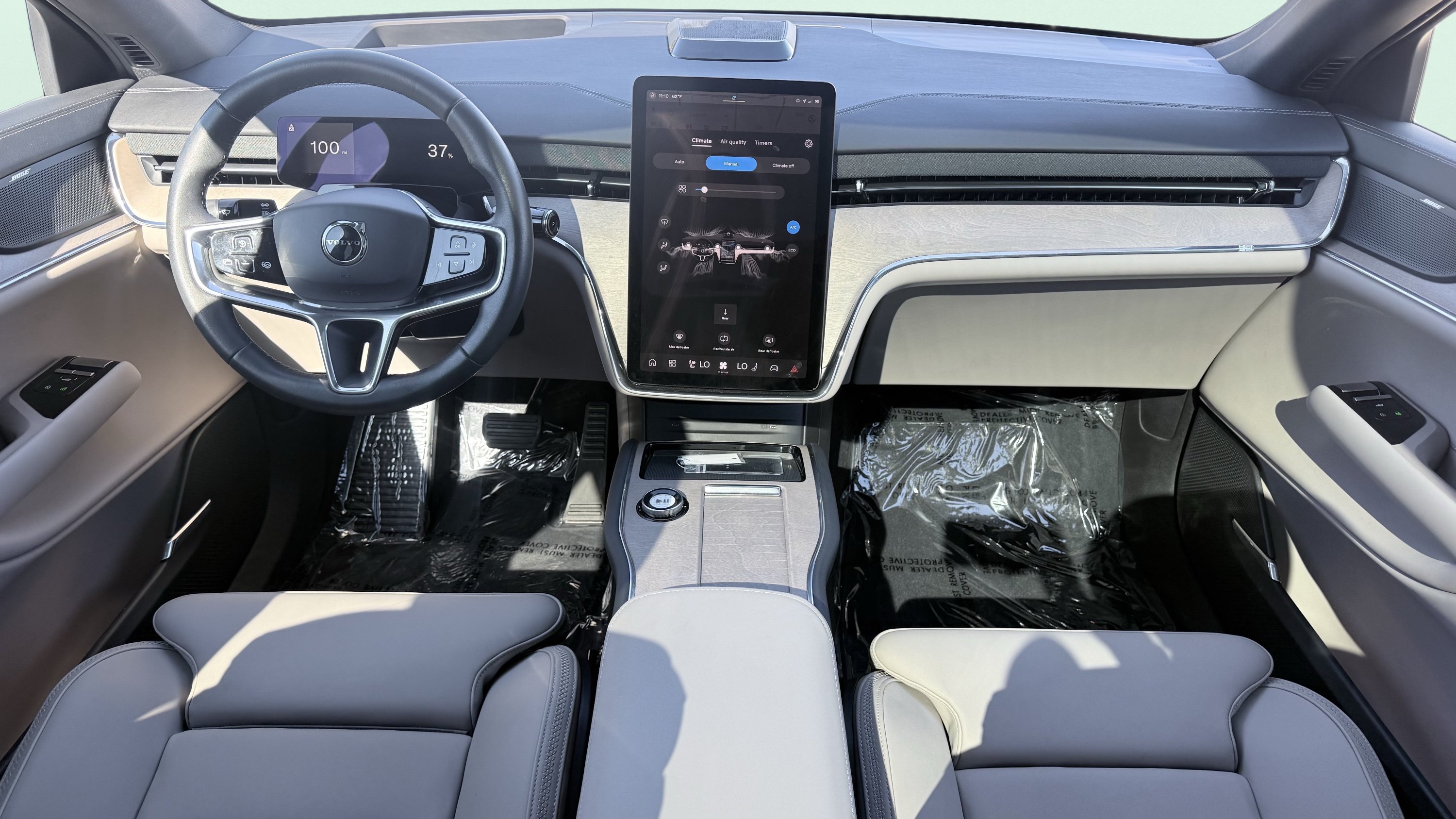 2025 Volvo EX90 3