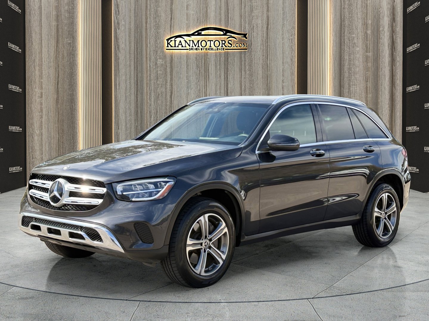 2021 Mercedes Benz GLC 300 photo 3