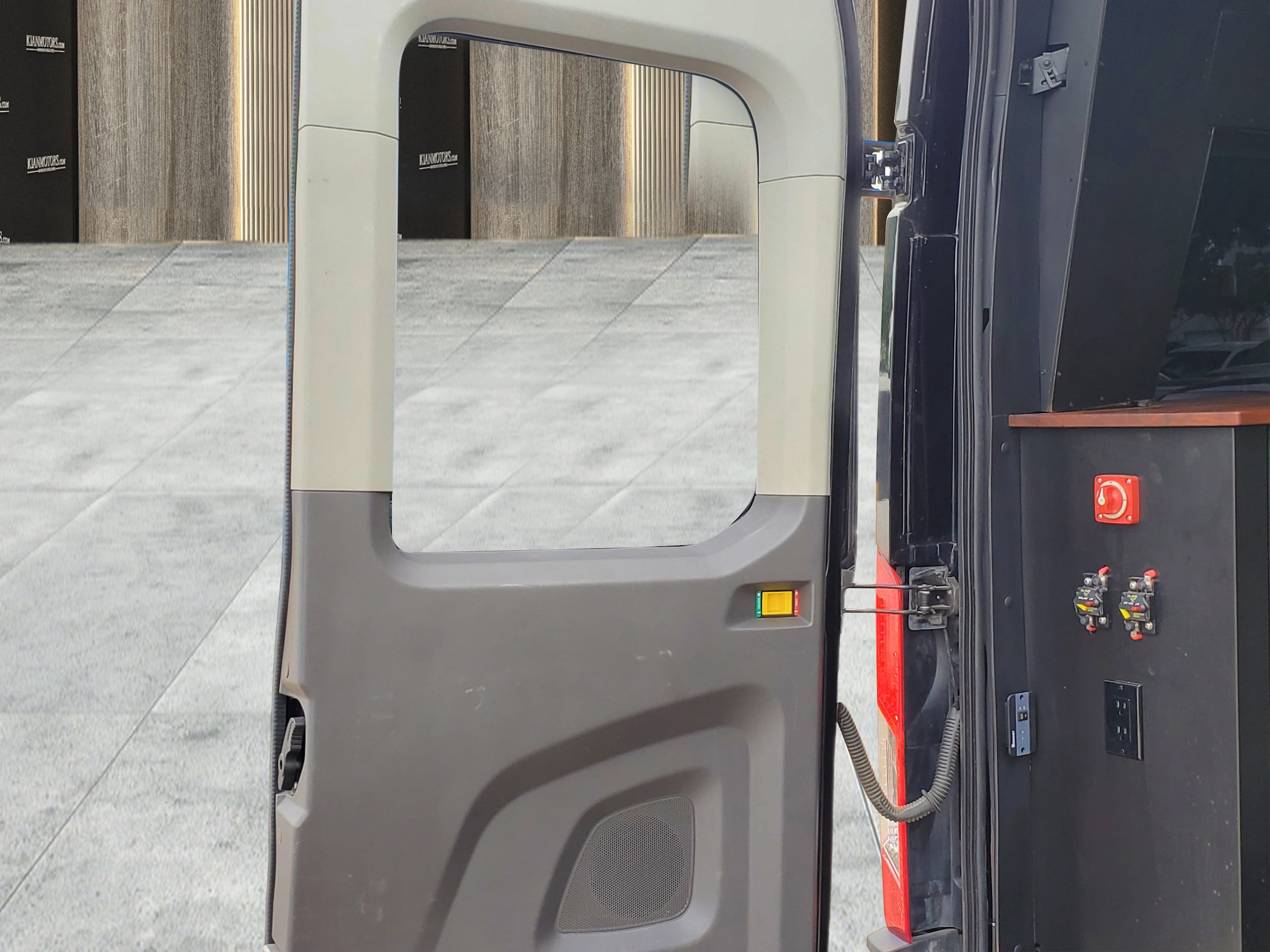 2020 Ford Transit Passenger Van XLT - Photo 17