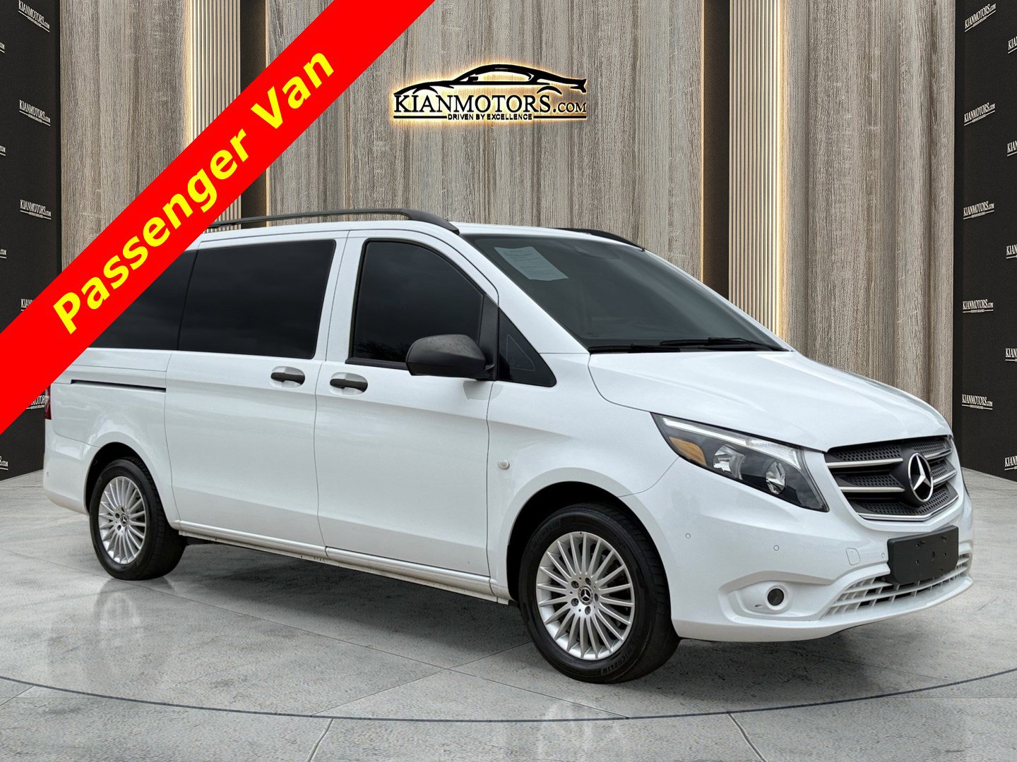 2018 Mercedes-Benz Metris Passenger Van Base