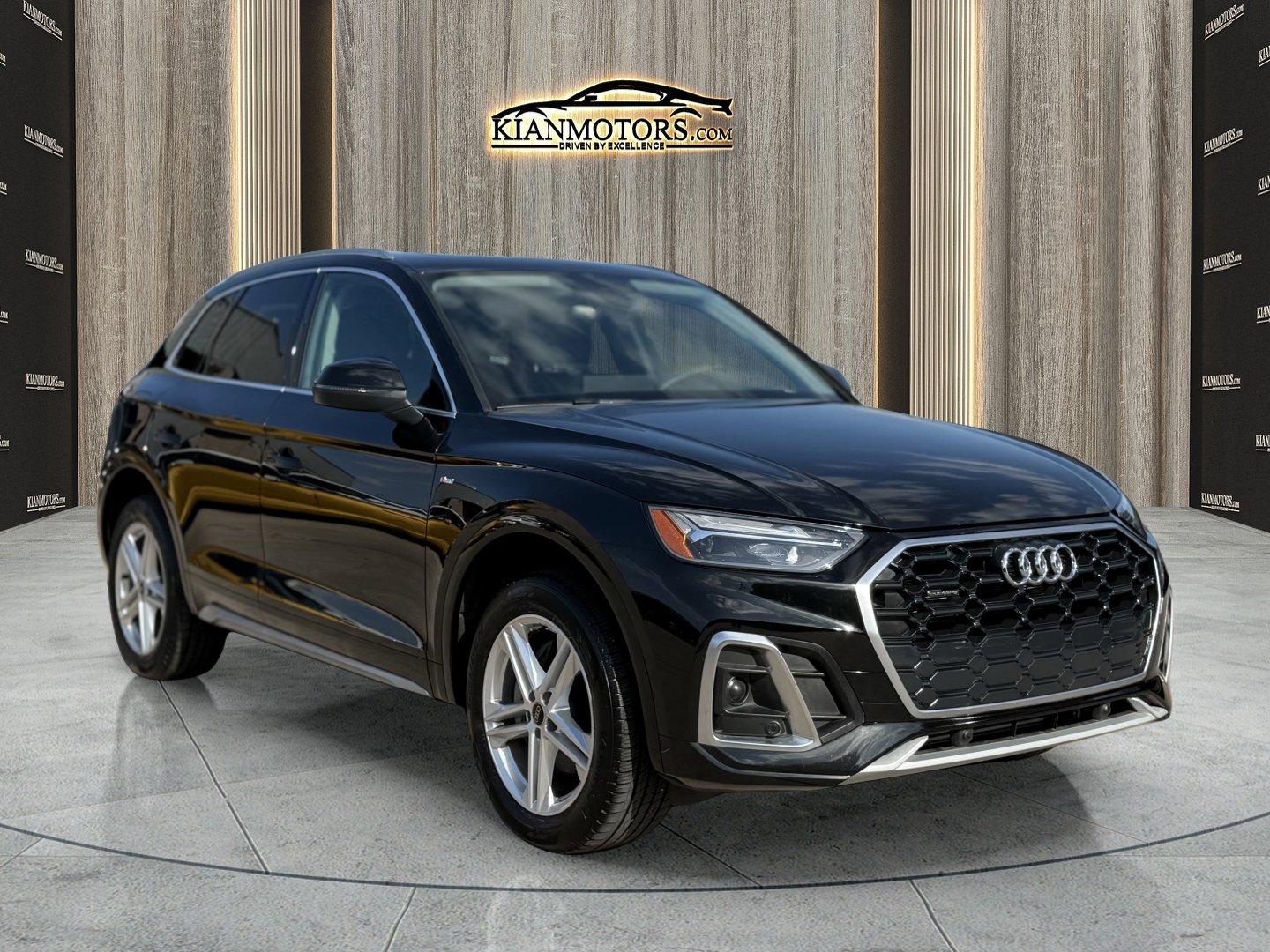 2024 Audi Q5 Premium's photo