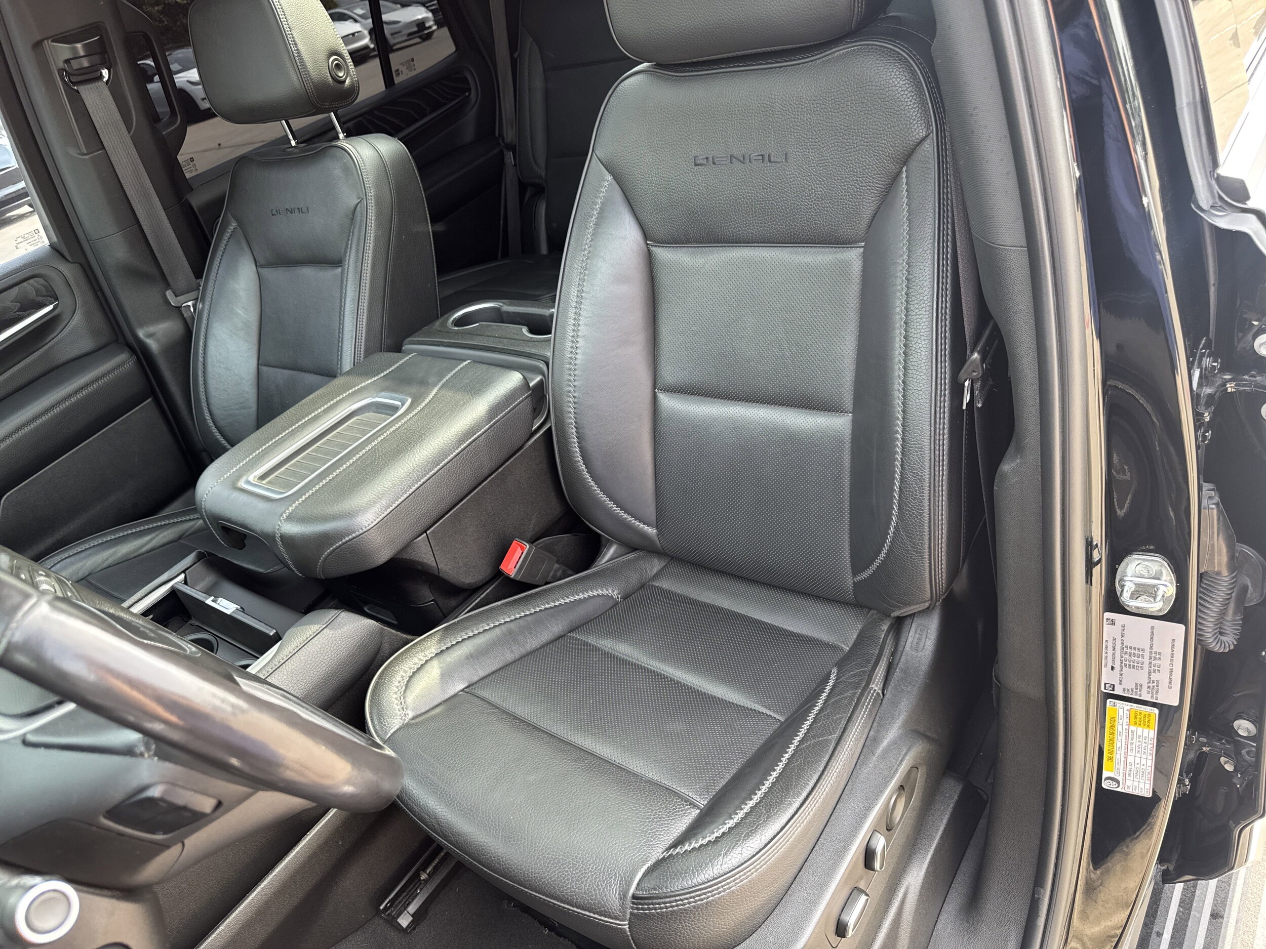2022 Gmc Yukon Denali photo 4