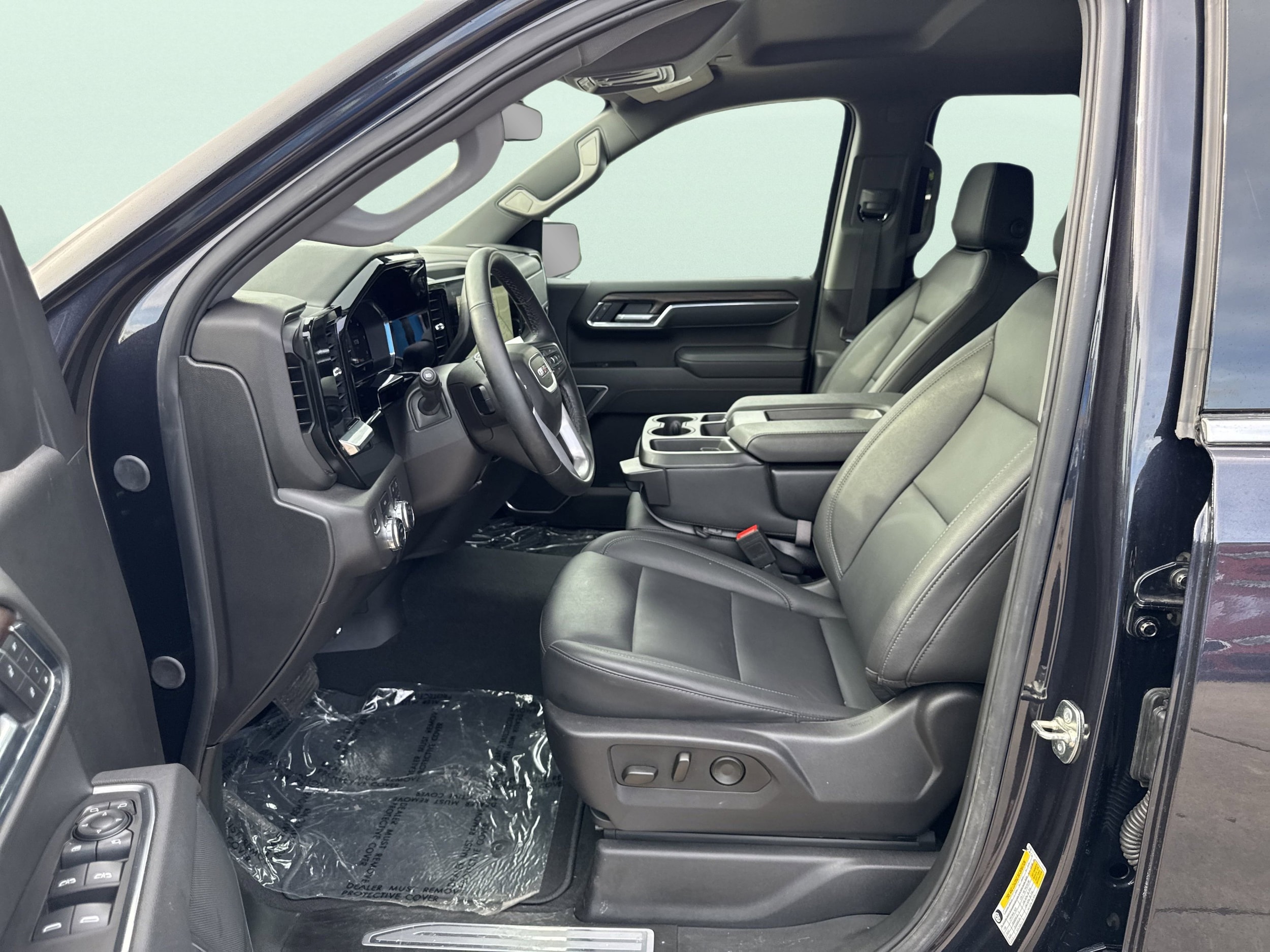2025 GMC Sierra 1500 SLT - Photo 11