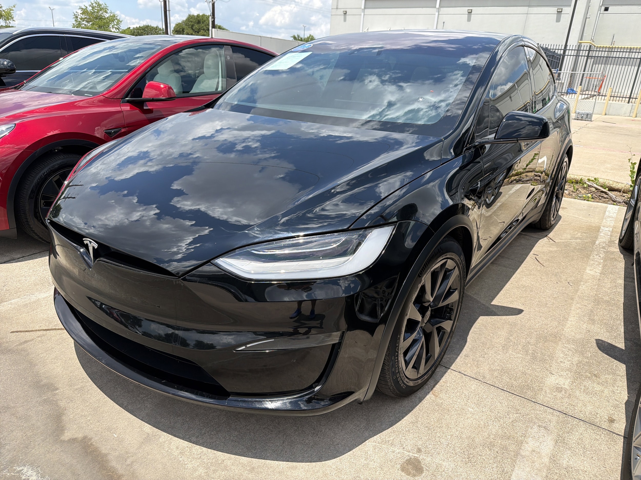 2023 Tesla Model X Long Range's photo