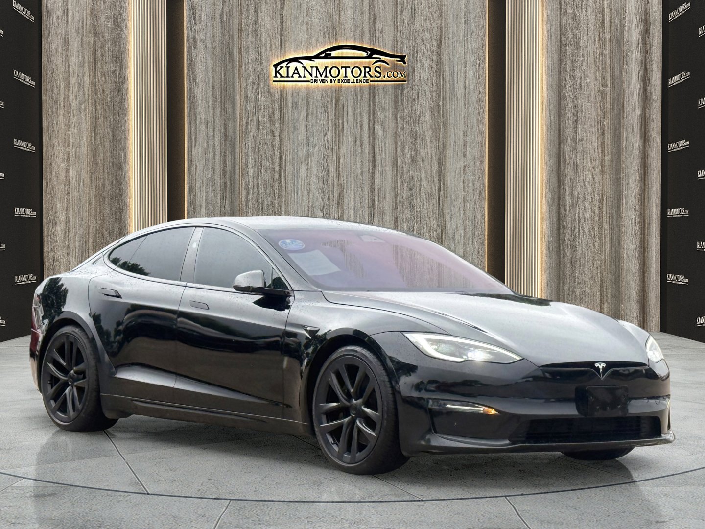 2023 Tesla Model S Standard Range's photo