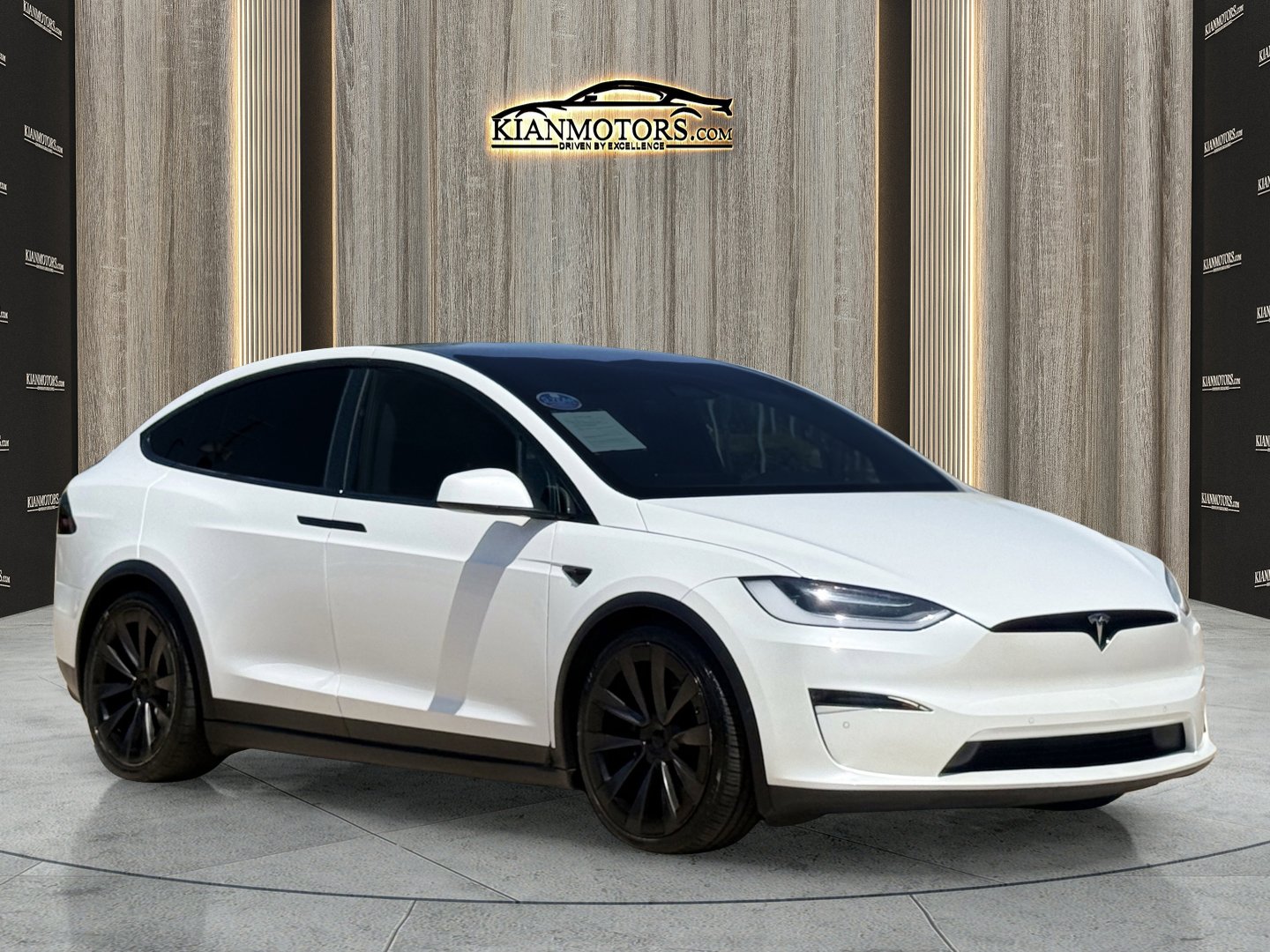 2022 Tesla Model X Long Range's photo