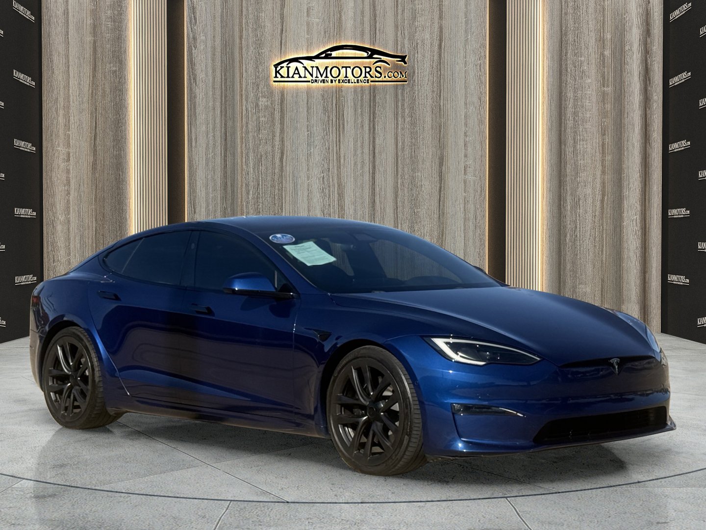 2022 Tesla Model S Plaid's photo