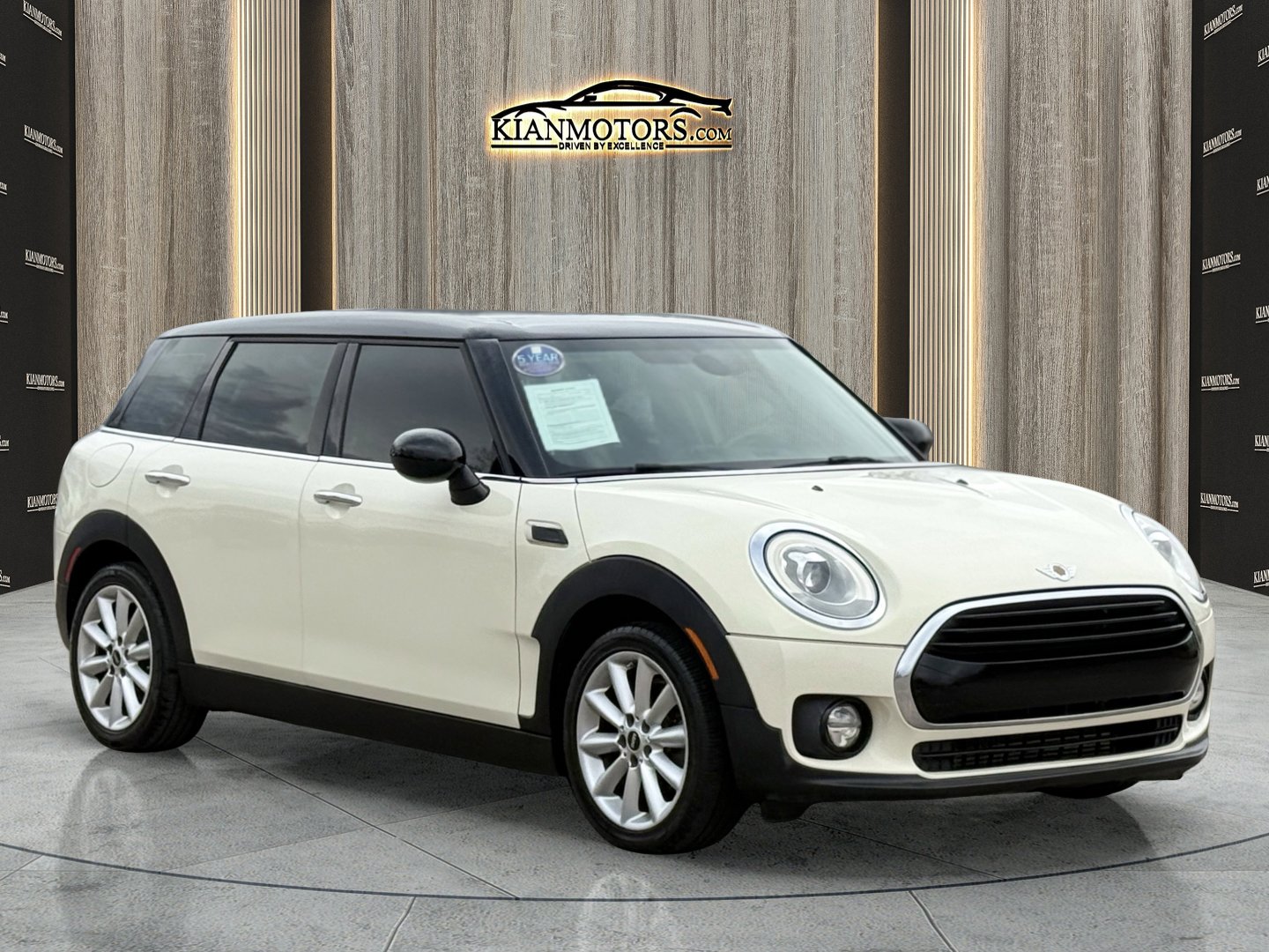 2016 MINI Clubman Base