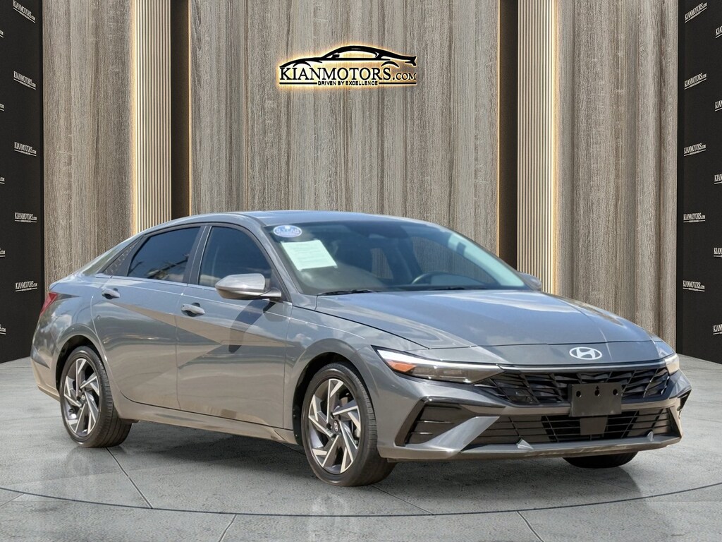 Used 2025 Hyundai Elantra SEL Convenience Sedan