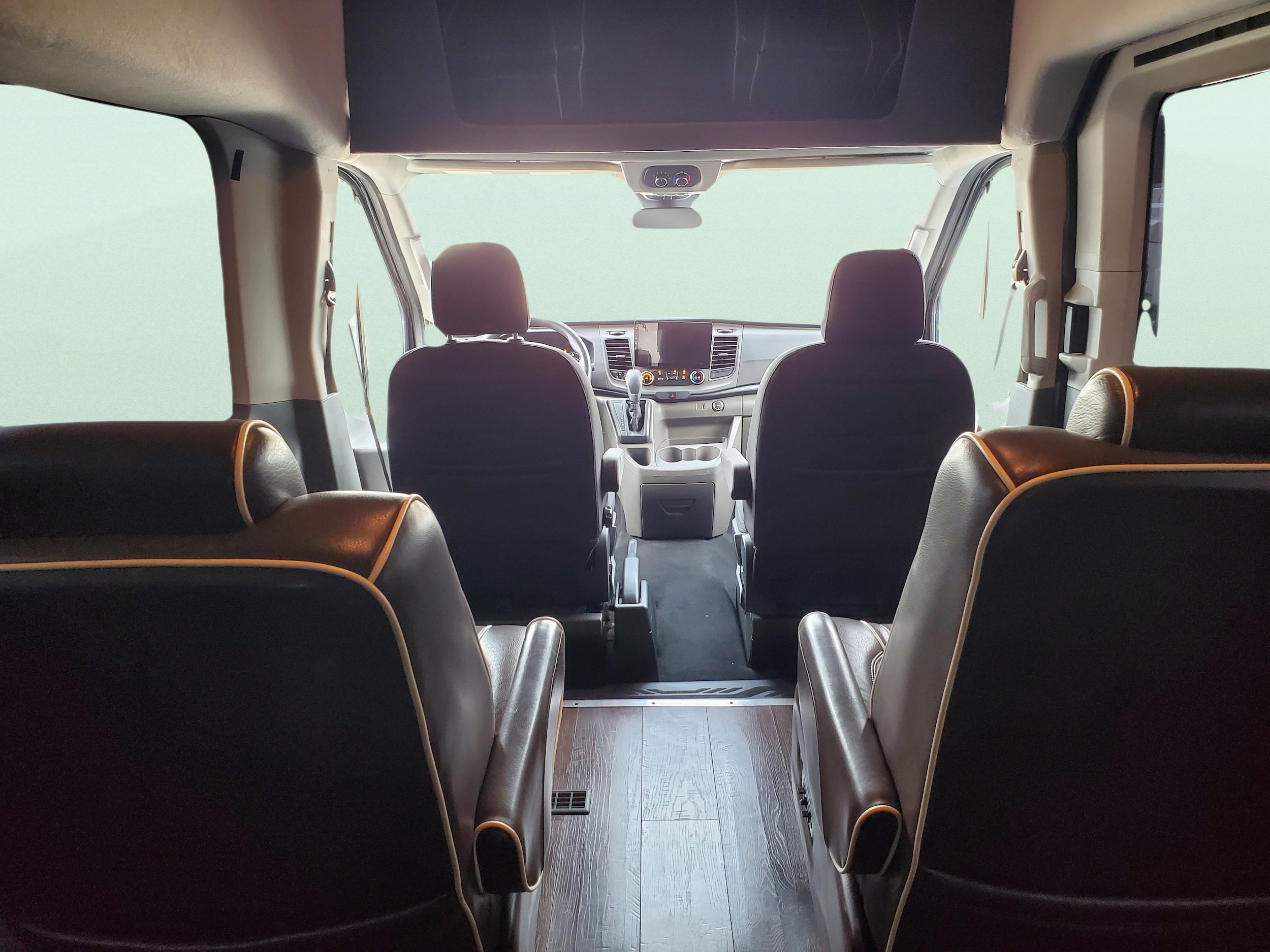 2020 Ford Transit Passenger Van XLT - Photo 42