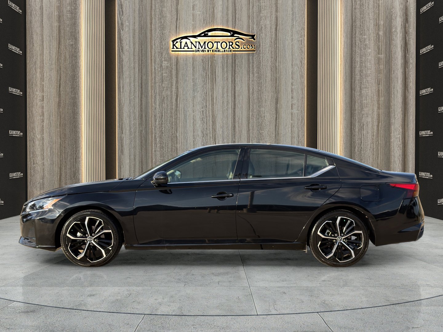 2023 Nissan Altima 2.5 SR photo 4