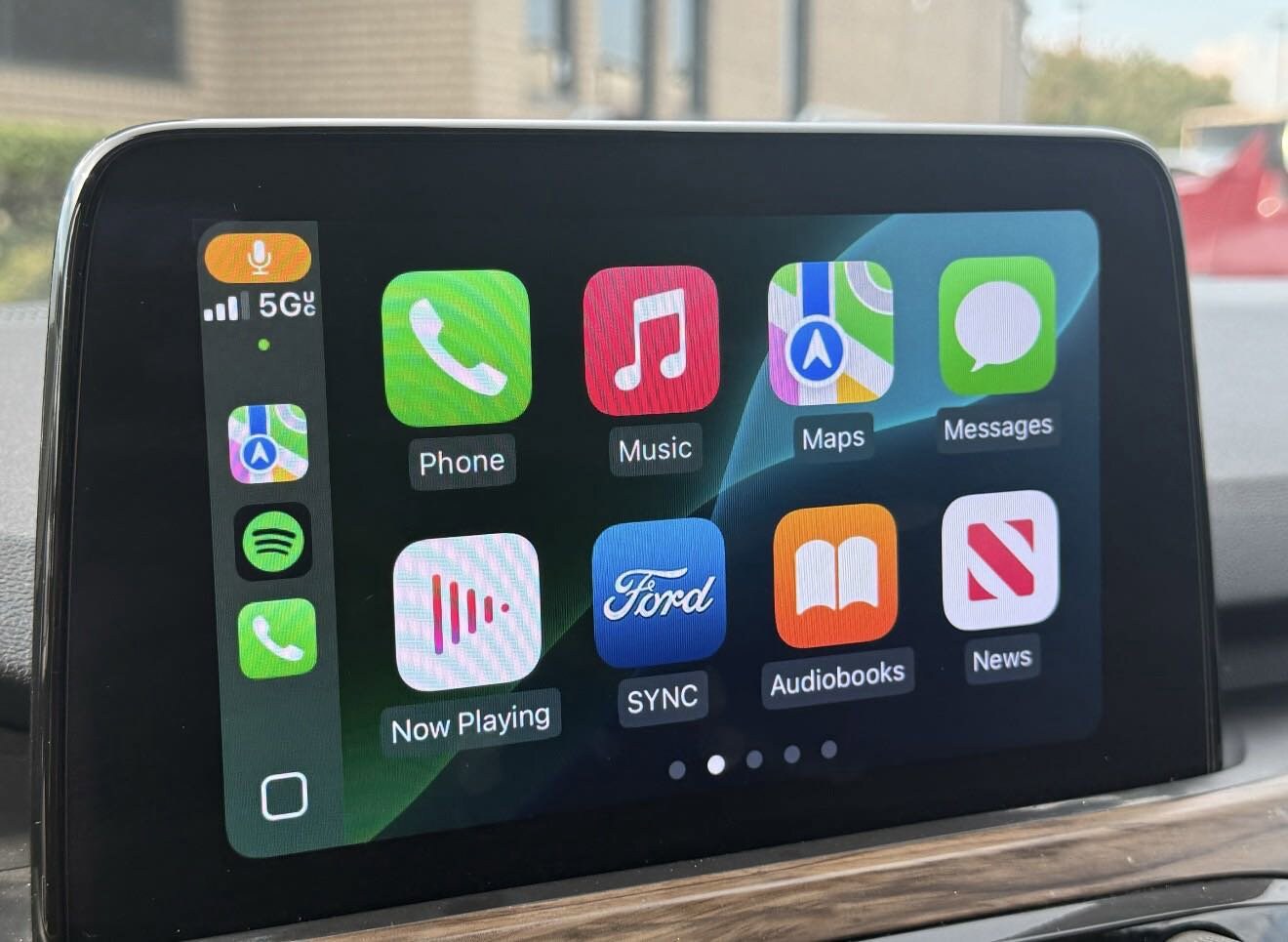 2020 Ford Escape Titanium Hybrid photo 4