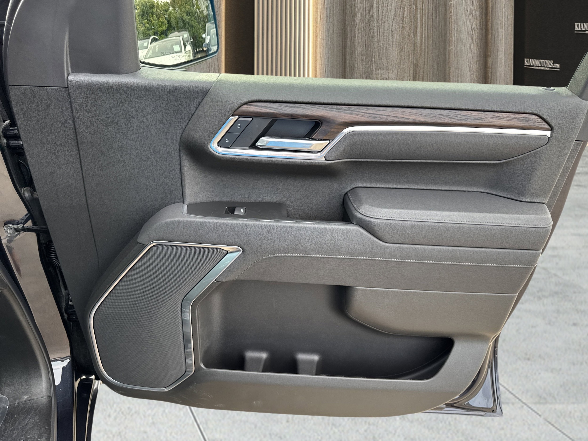 2025 GMC Sierra 1500 SLT - Photo 50