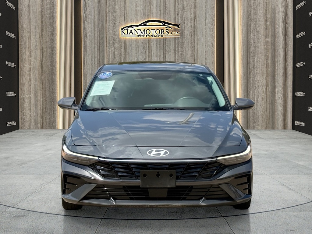 Used 2025 Hyundai Elantra SEL Convenience Sedan