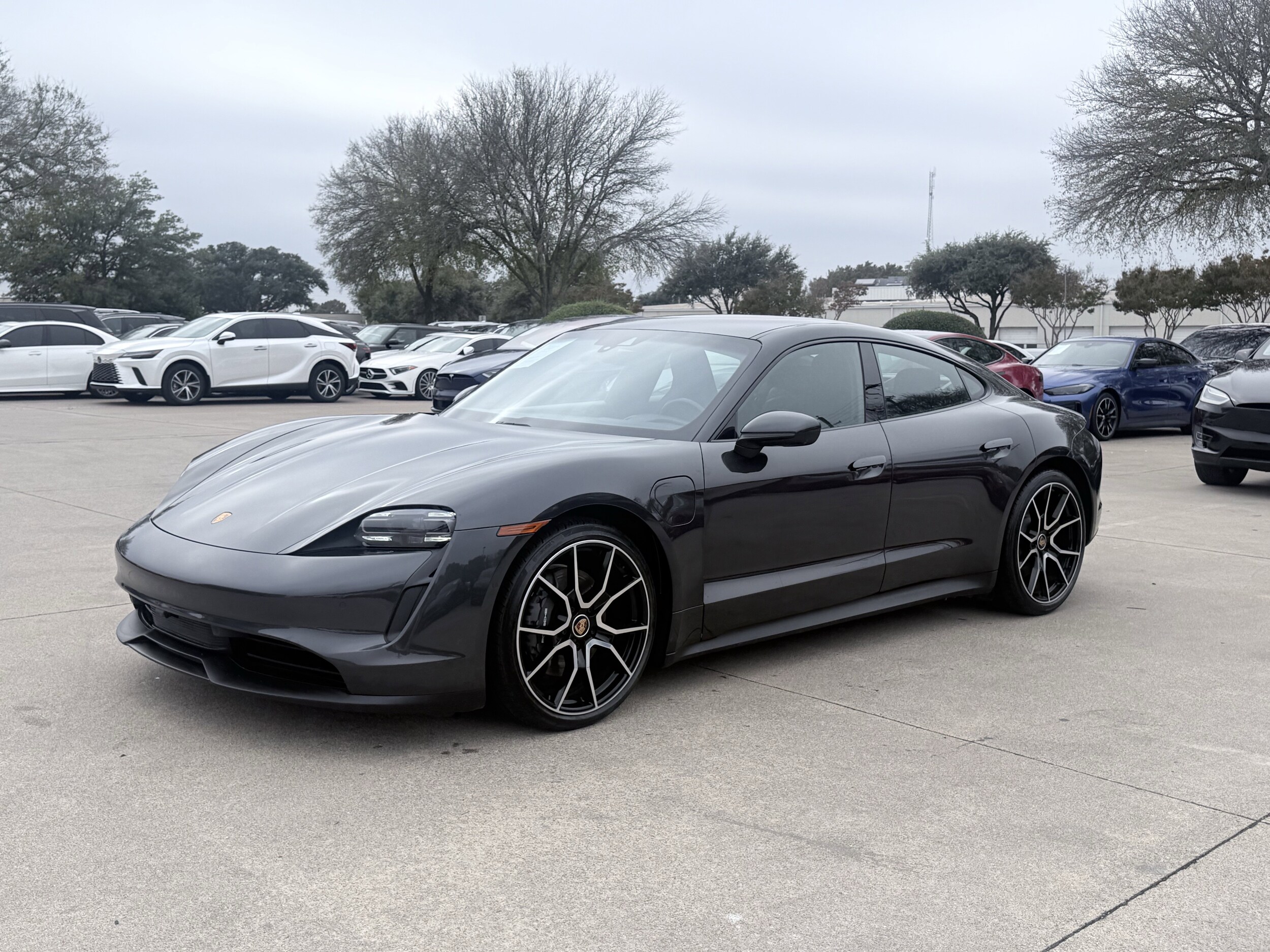 2023 Porsche Taycan photo 3