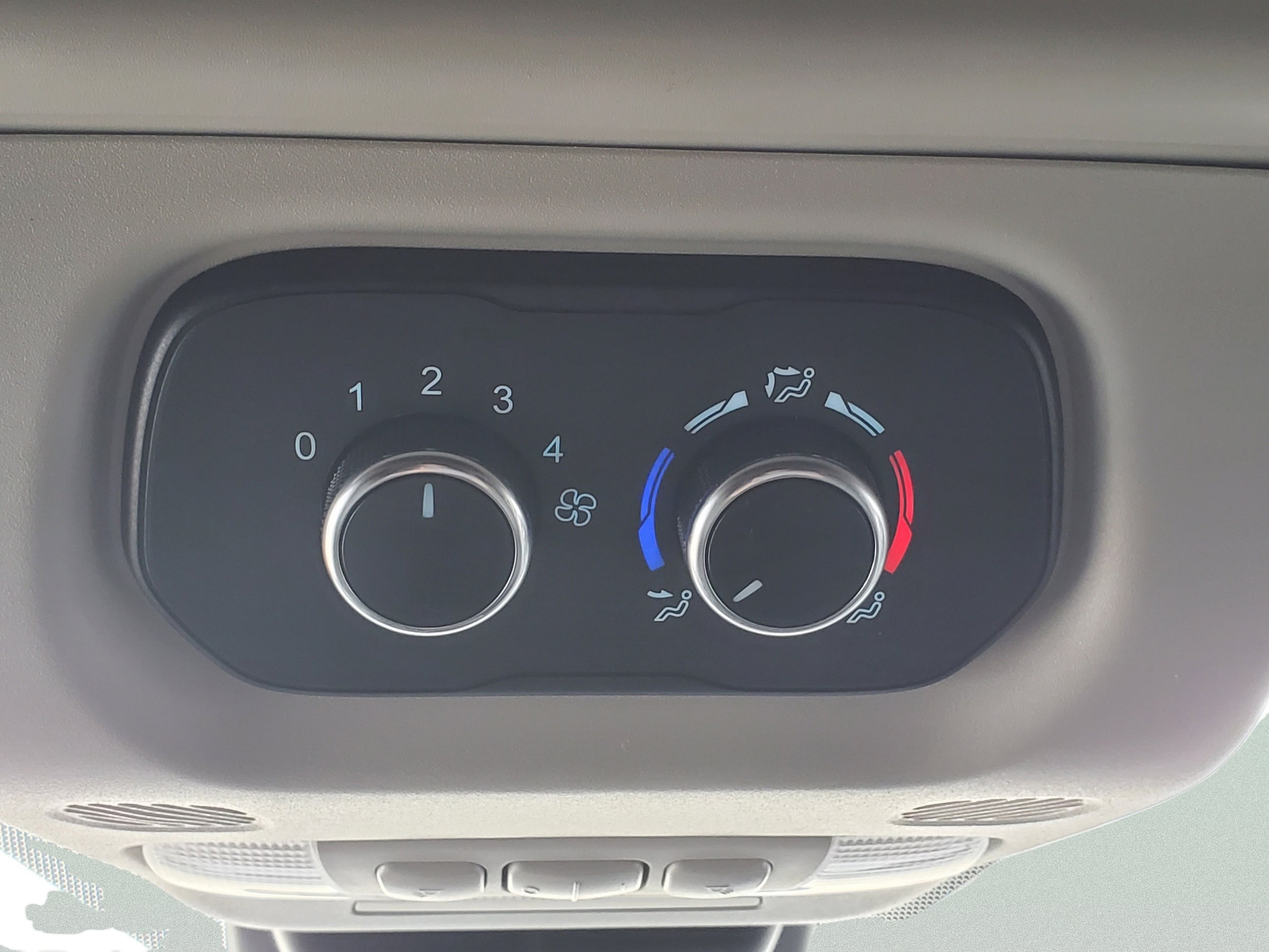 2020 Ford Transit Passenger Van XLT - Photo 66