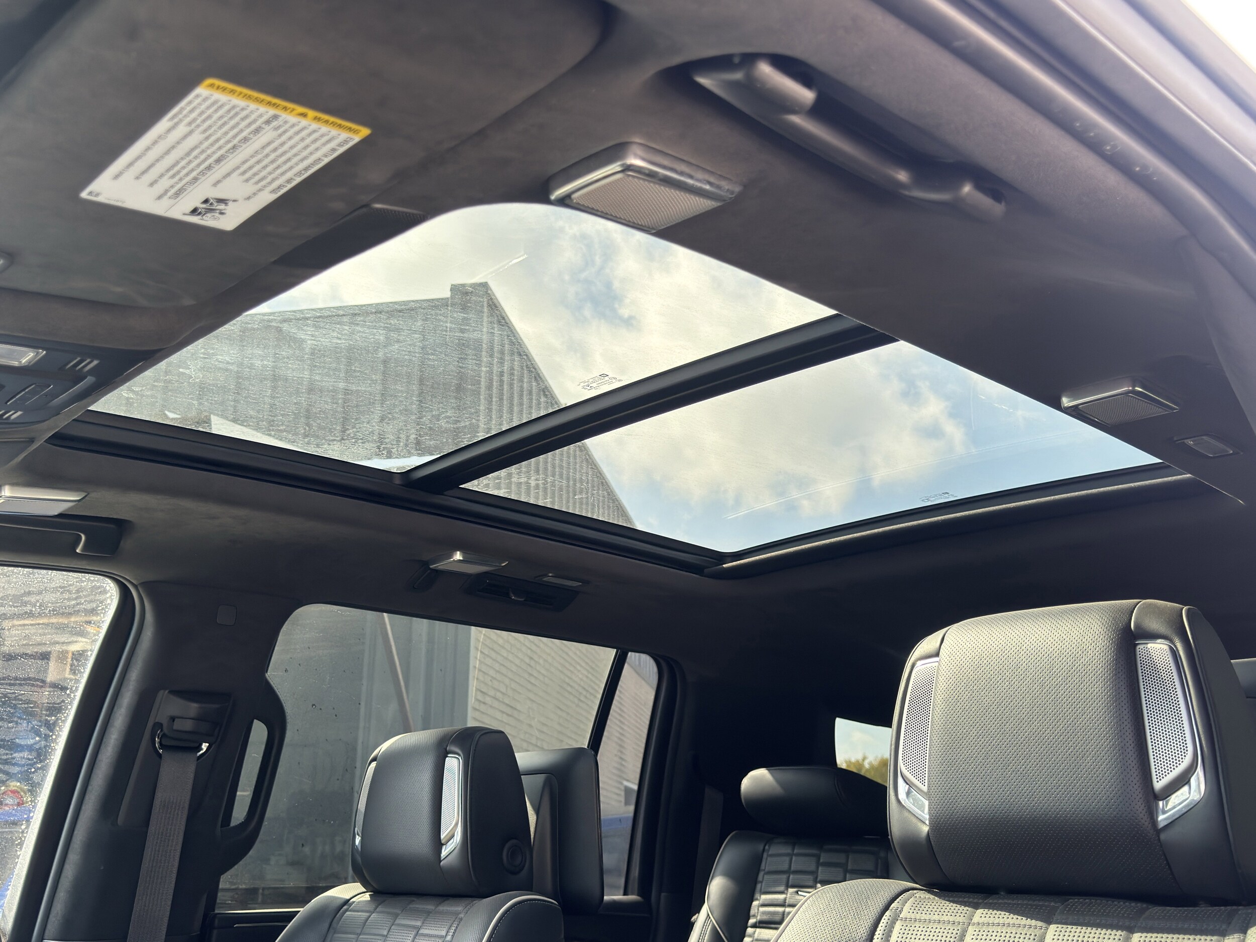 2022 Cadillac Escalade ESV Premium Luxury Platinum photo 2