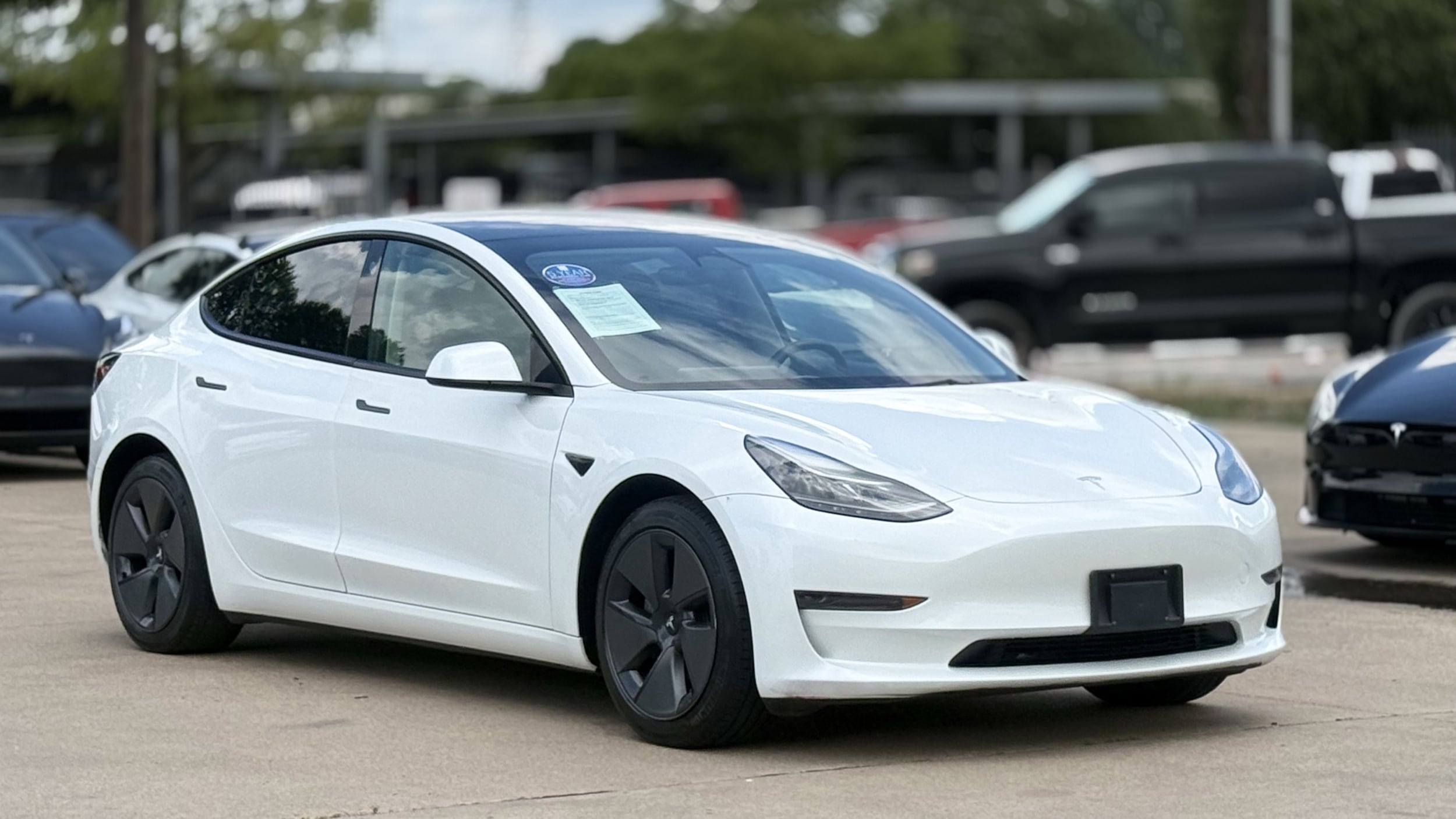2023 Tesla Model 3 -'s photo