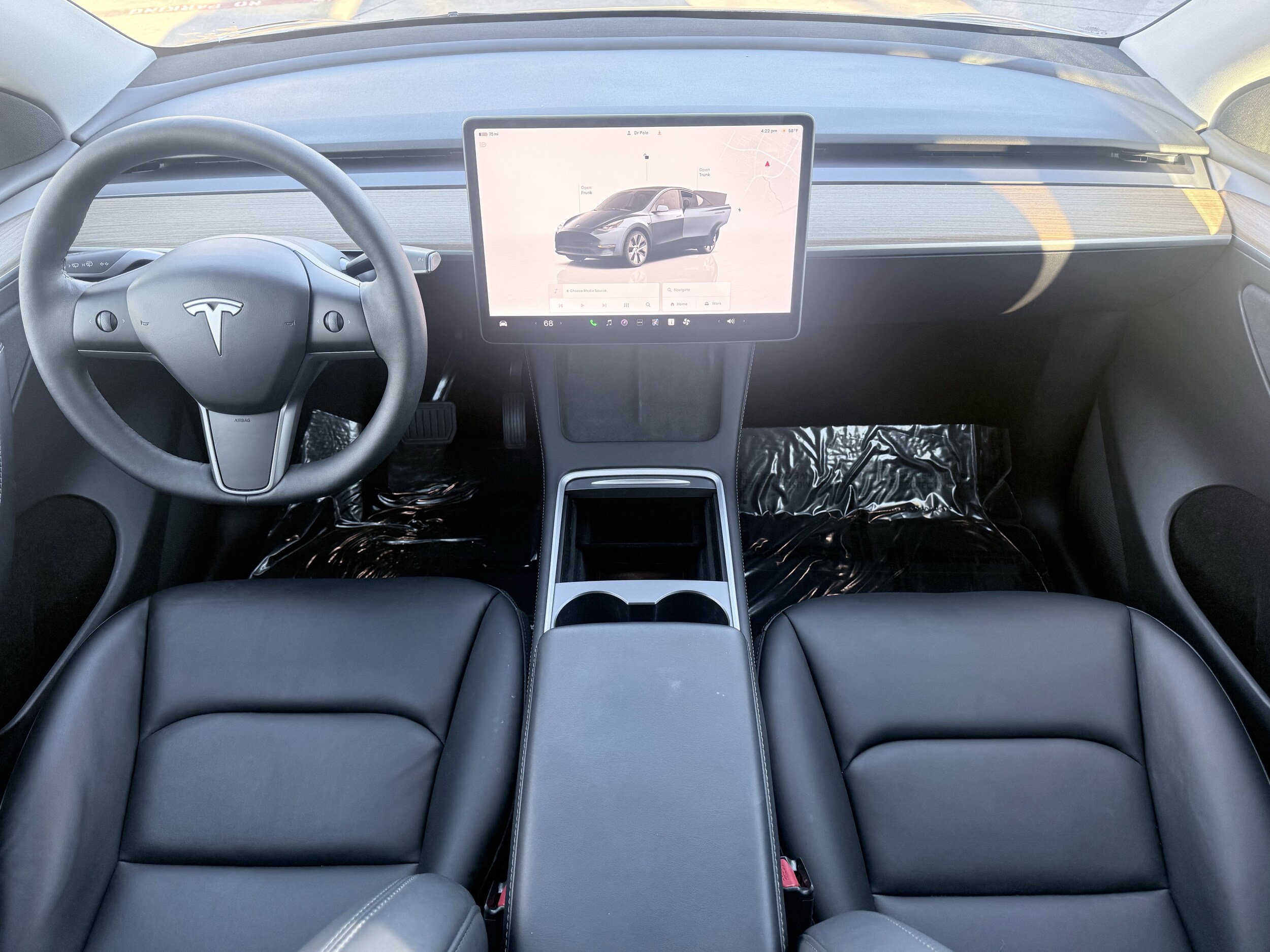 2024 Tesla Model Y Long Range photo 2