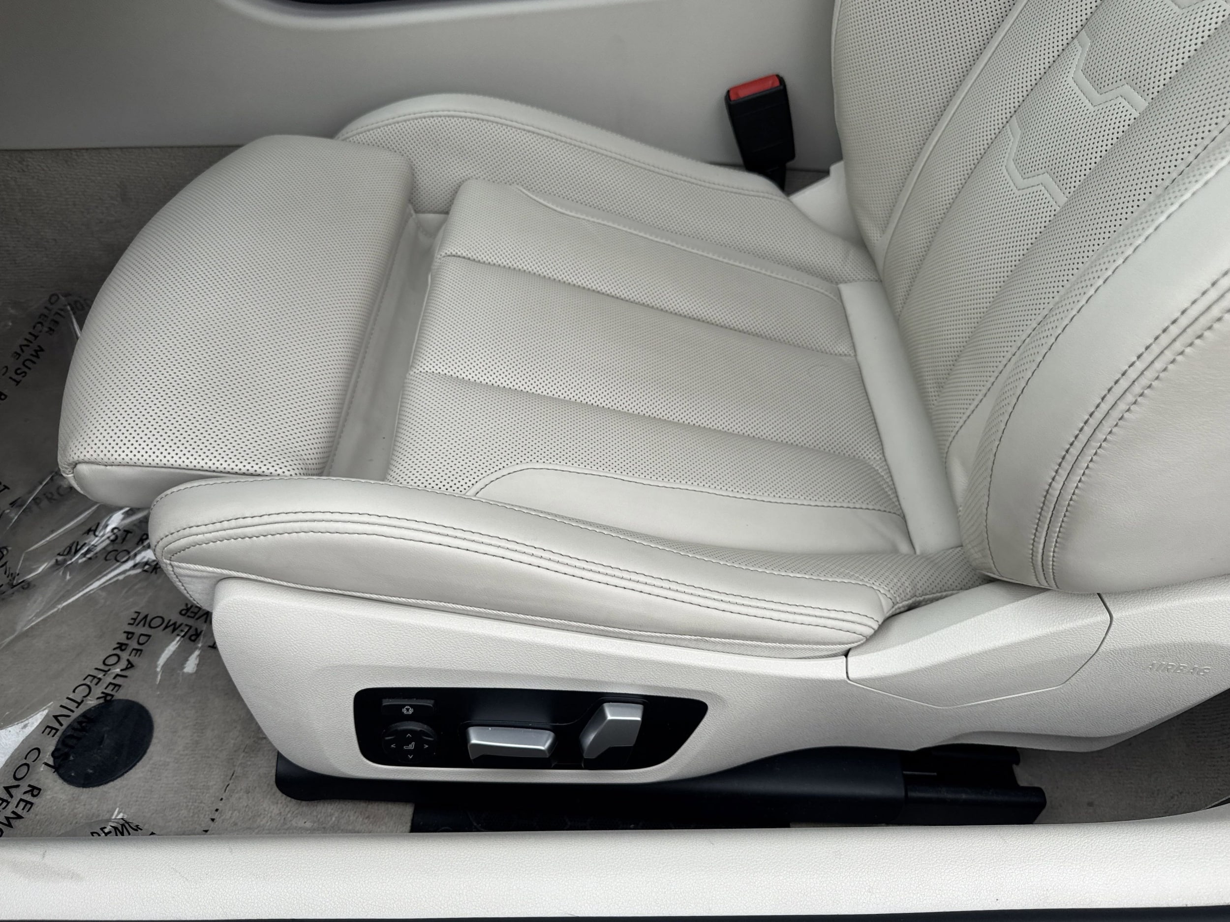2025 BMW 8 Series 840i - Photo 22