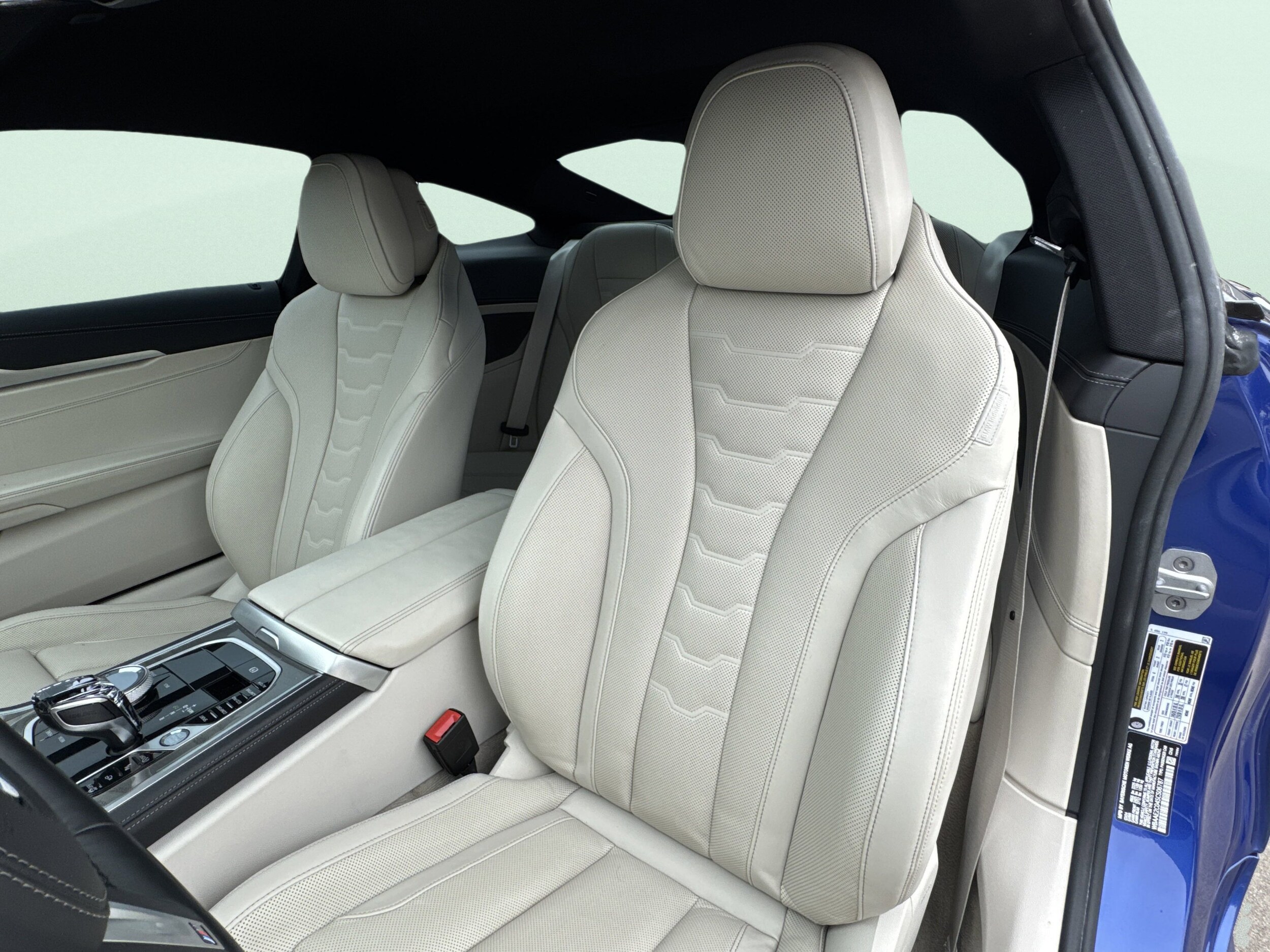 2025 BMW 8 Series 840i - Photo 21