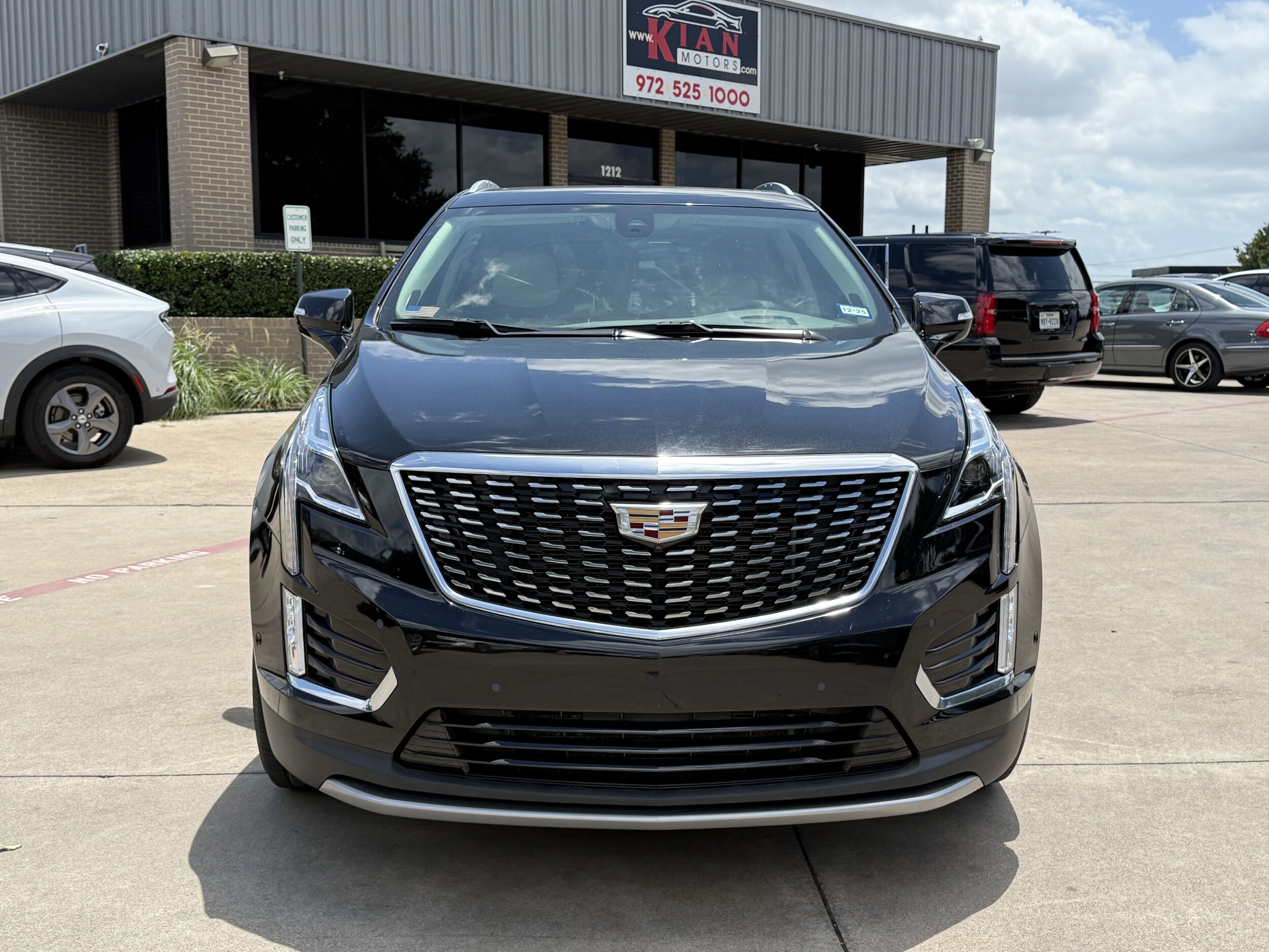 2021 Cadillac XT5 Premium Luxury photo 2