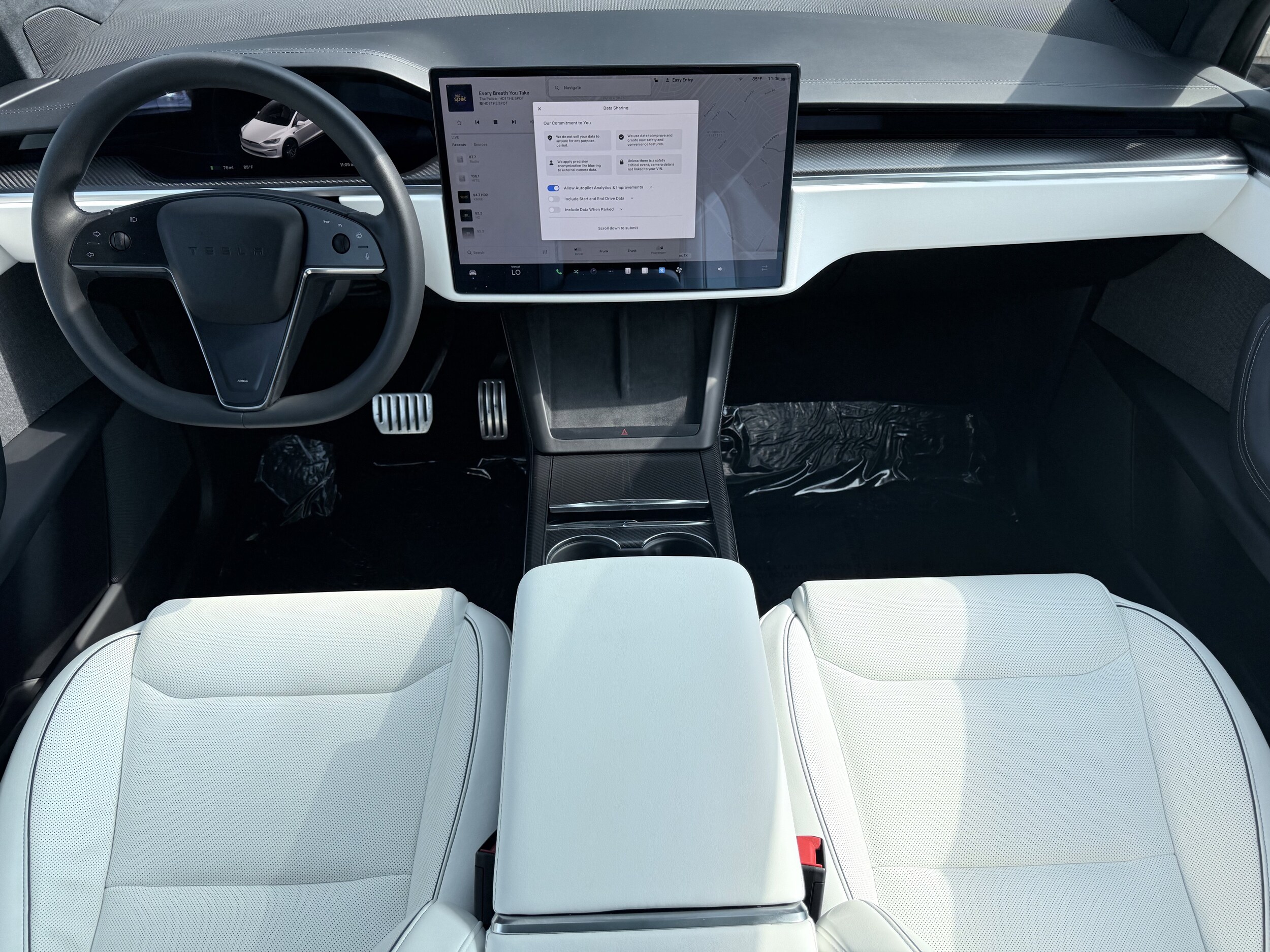 2022 Tesla Model X Plaid photo 2
