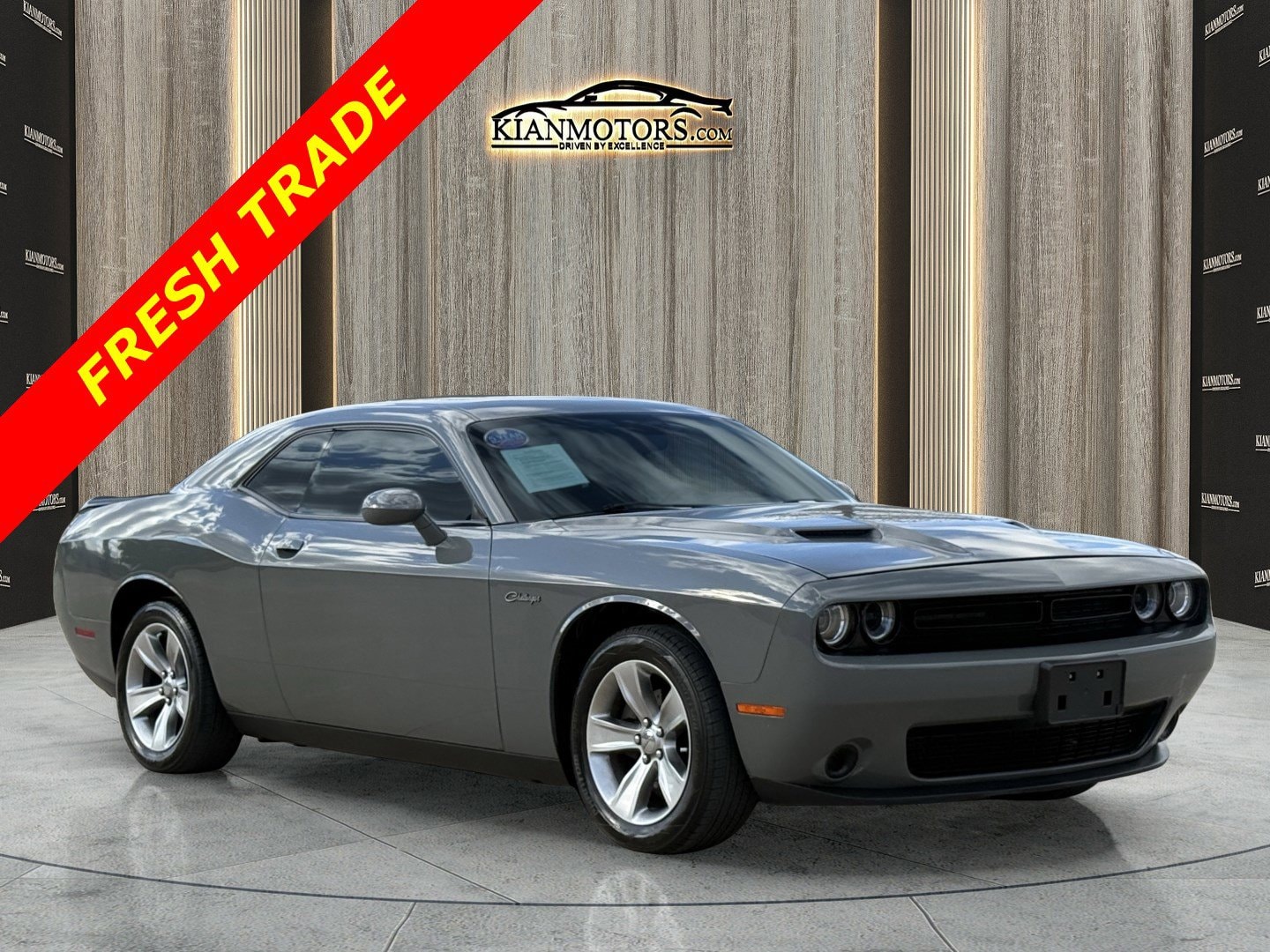 2017 Dodge Challenger SXT