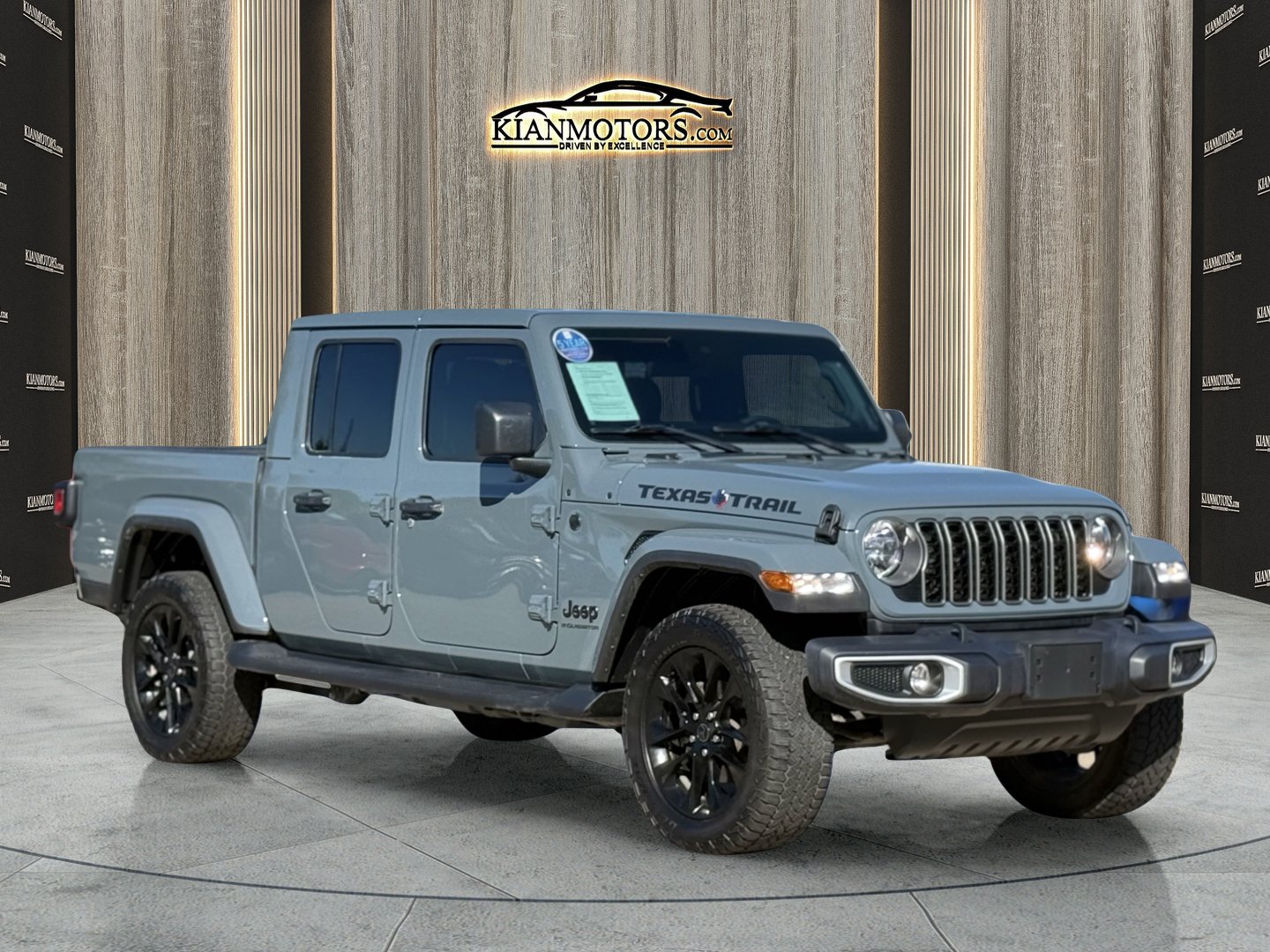 Used 2025 Jeep Gladiator Texas Trail Truck Crew Cab