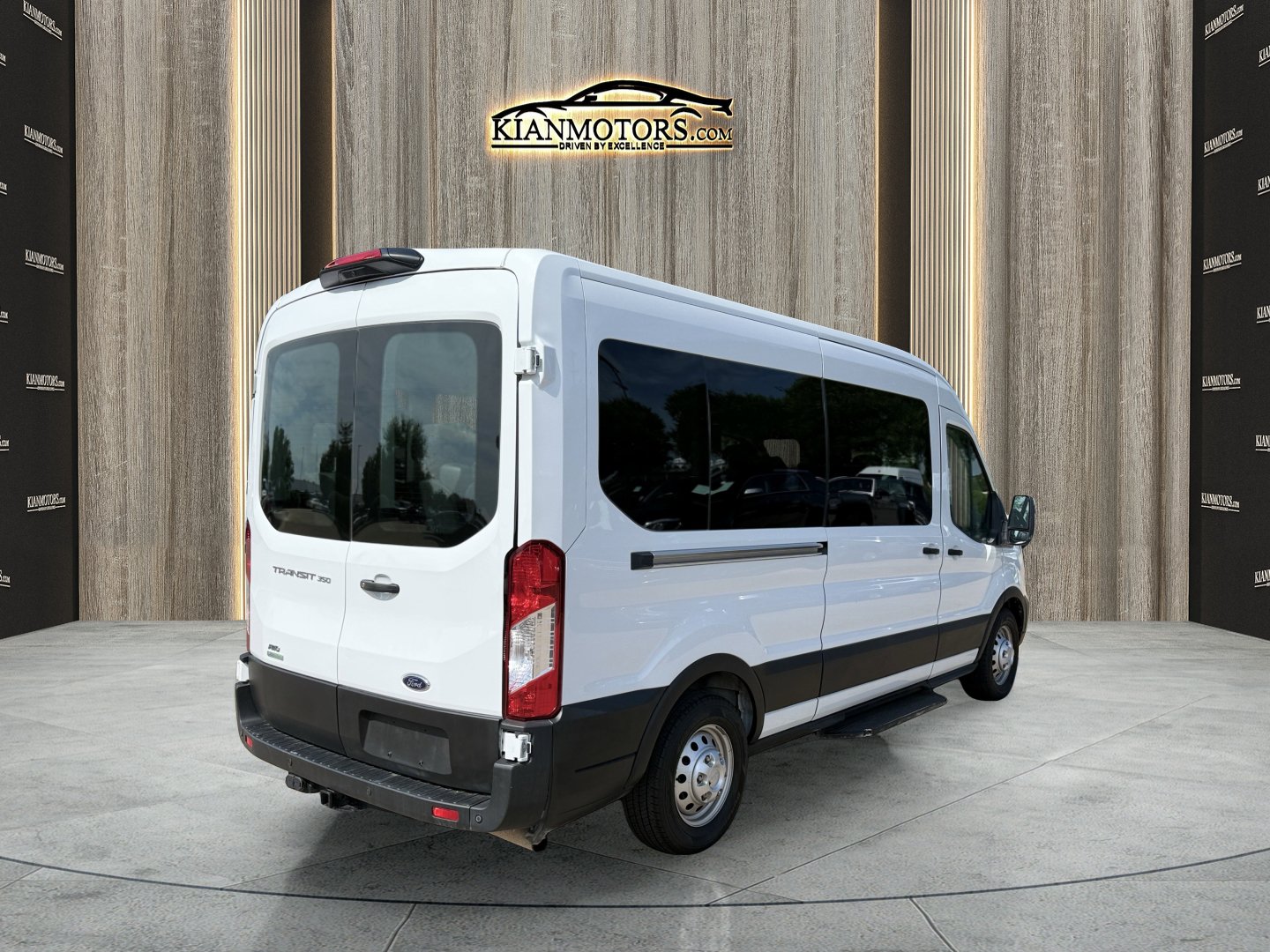 2023 Ford Transit Passenger Van XL - Photo 7