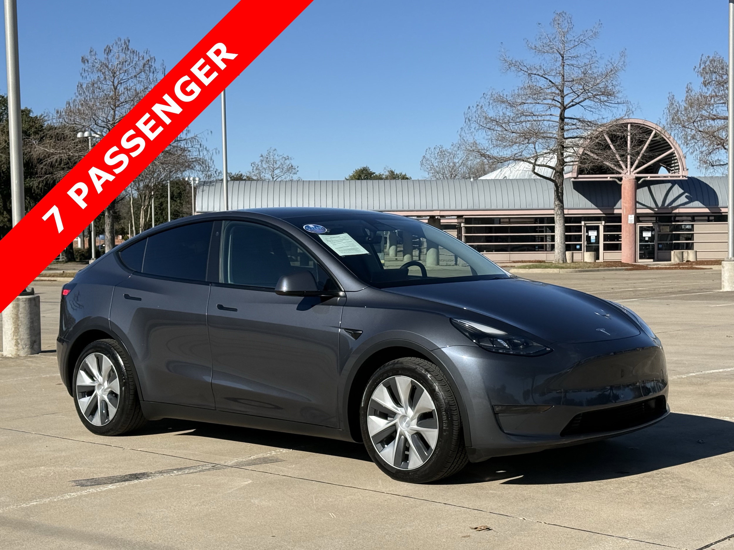 2023 Tesla Model Y Long Range's photo