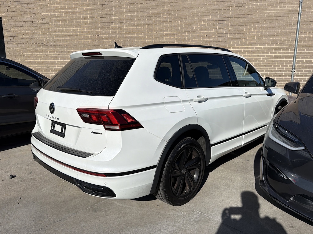 Used 2024 Volkswagen Tiguan SE R-Line Black SUV