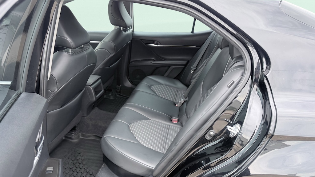 Used 2022 Toyota Camry Hybrid SE Hybrid Sedan