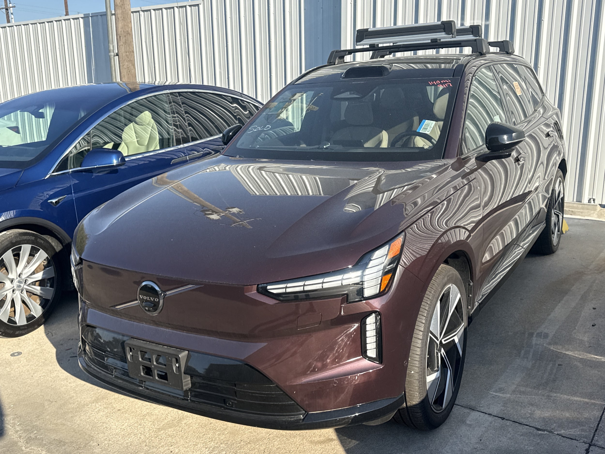 2025 Volvo EX90 2