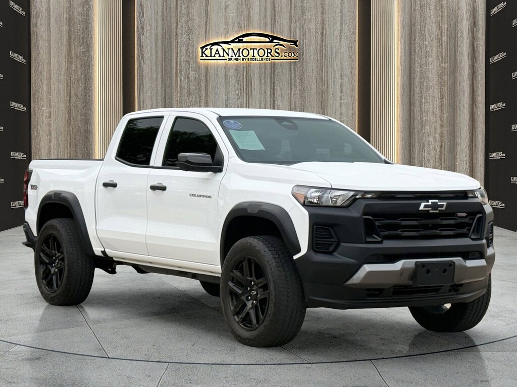 Used 2024 Chevrolet Colorado 4WD Trail Boss Truck Crew Cab