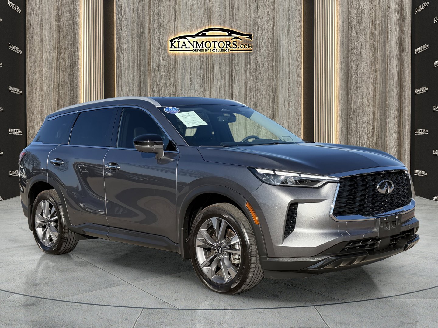 2025 INFINITI QX60 LUXE's photo